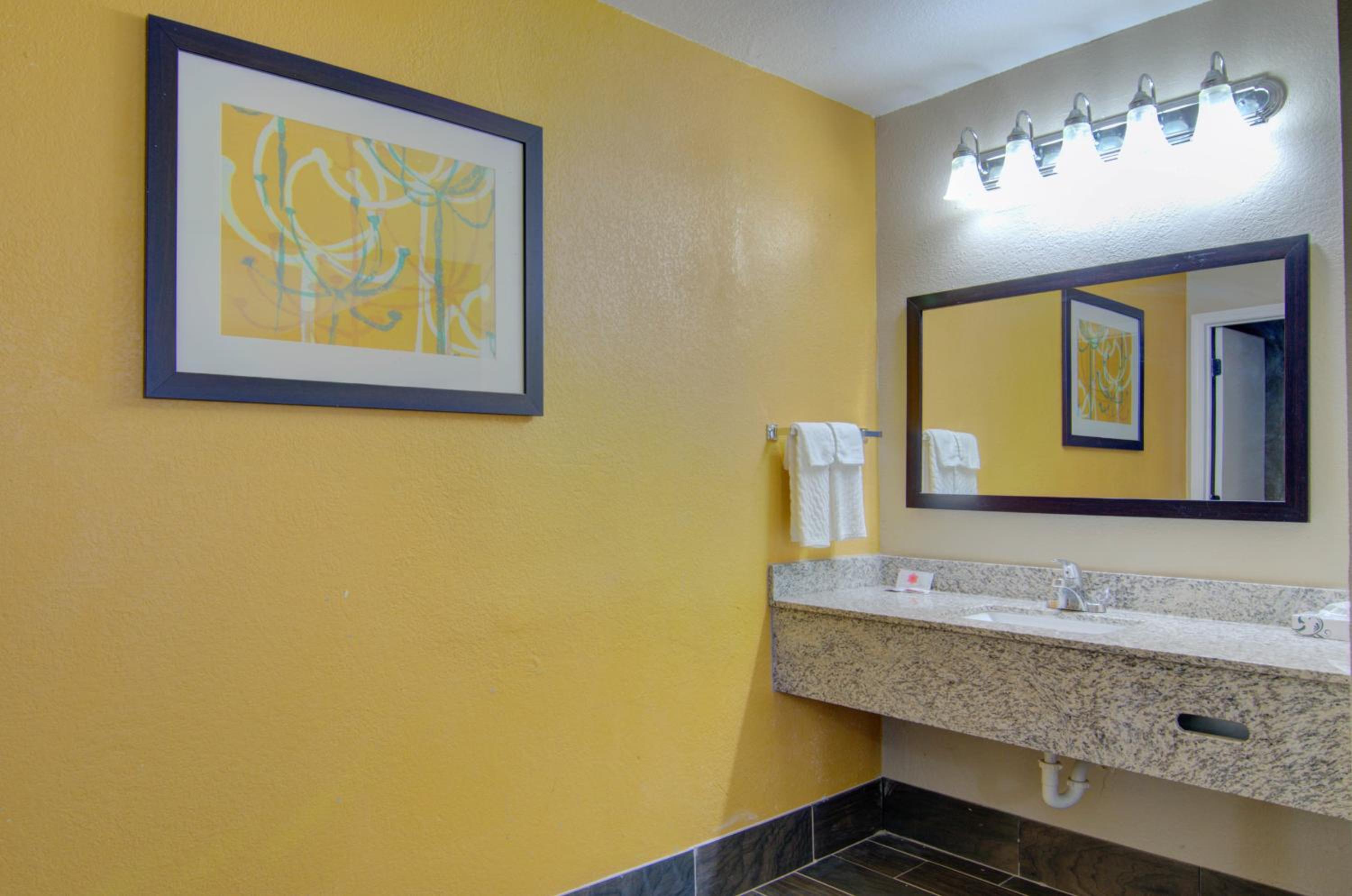 Standard Triple Room - Photo 5