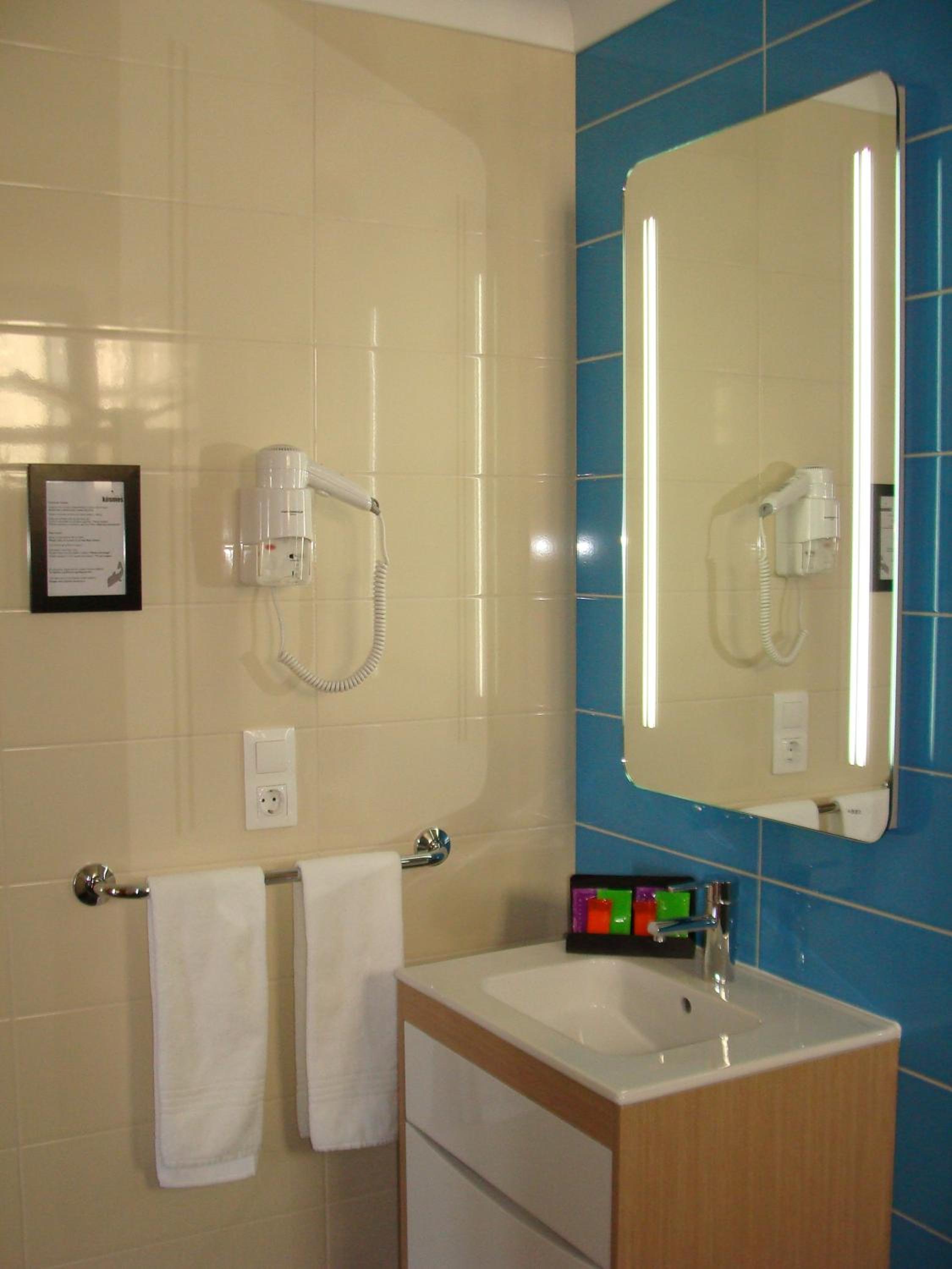 Apartment with Sea View - Photo 8