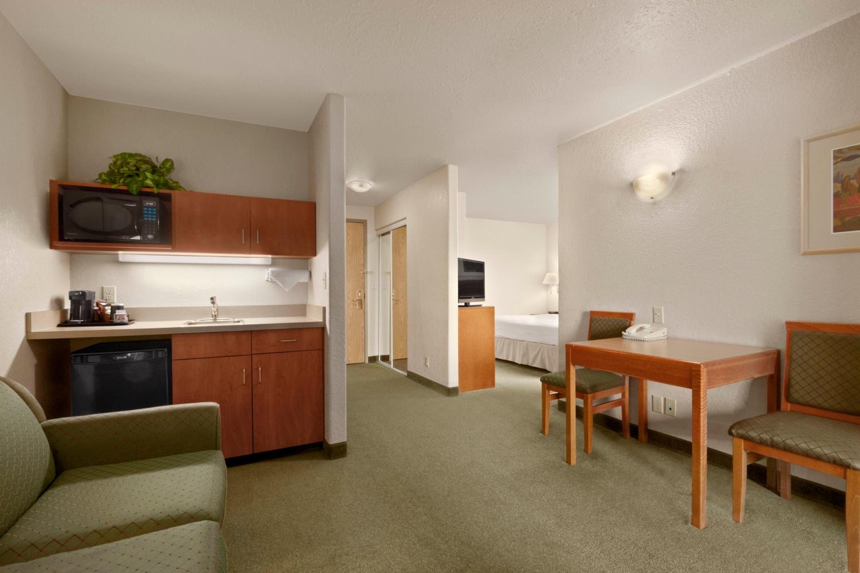 Executive King Suite - Non-Smoking