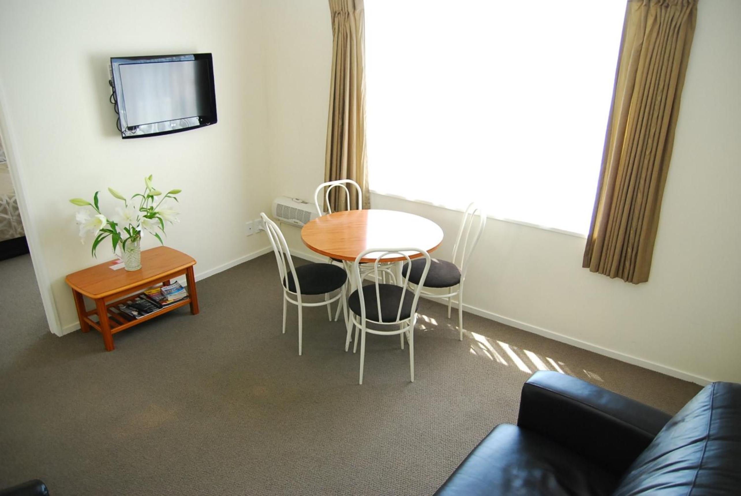 Two-Bedroom Apartment with Spa Bath photo 2