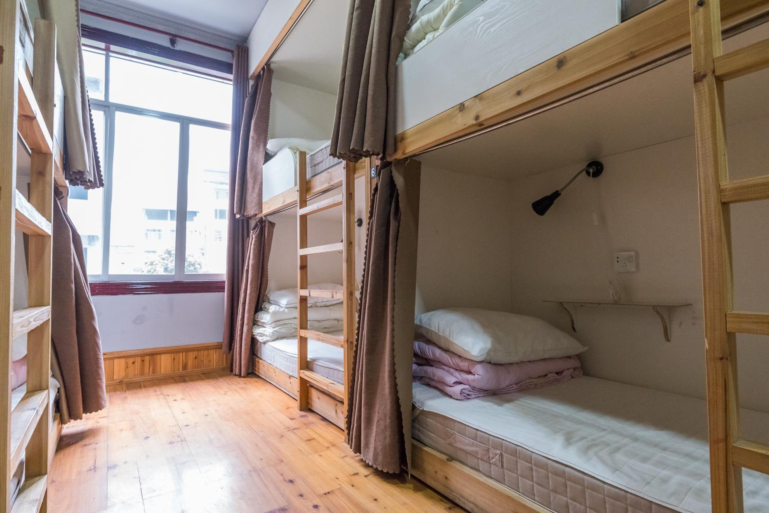 Bed in 8-Bed Female Dormitory Room photo 1