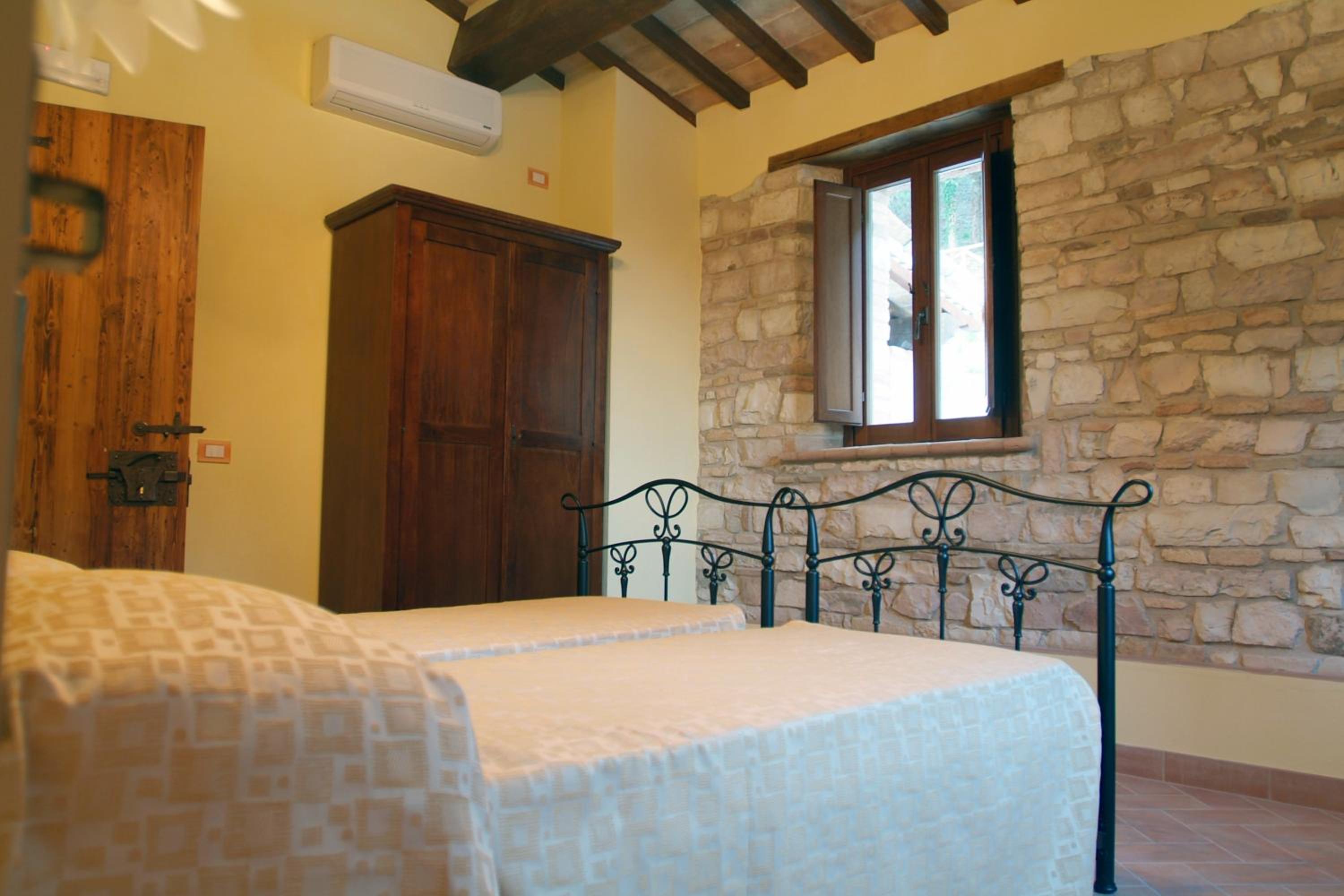 Double Room - Photo 6