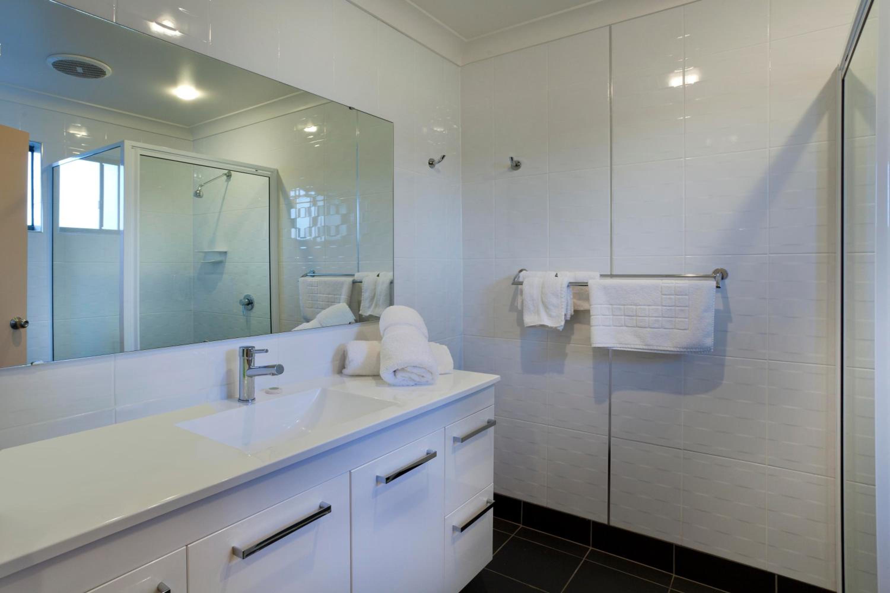 Executive Queen Room - Photo 11
