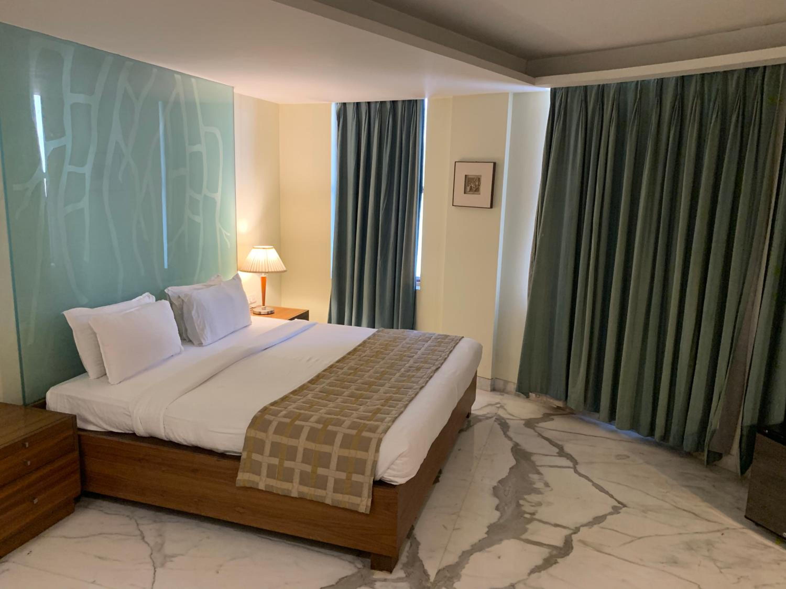 Deluxe Suite - Photo 7