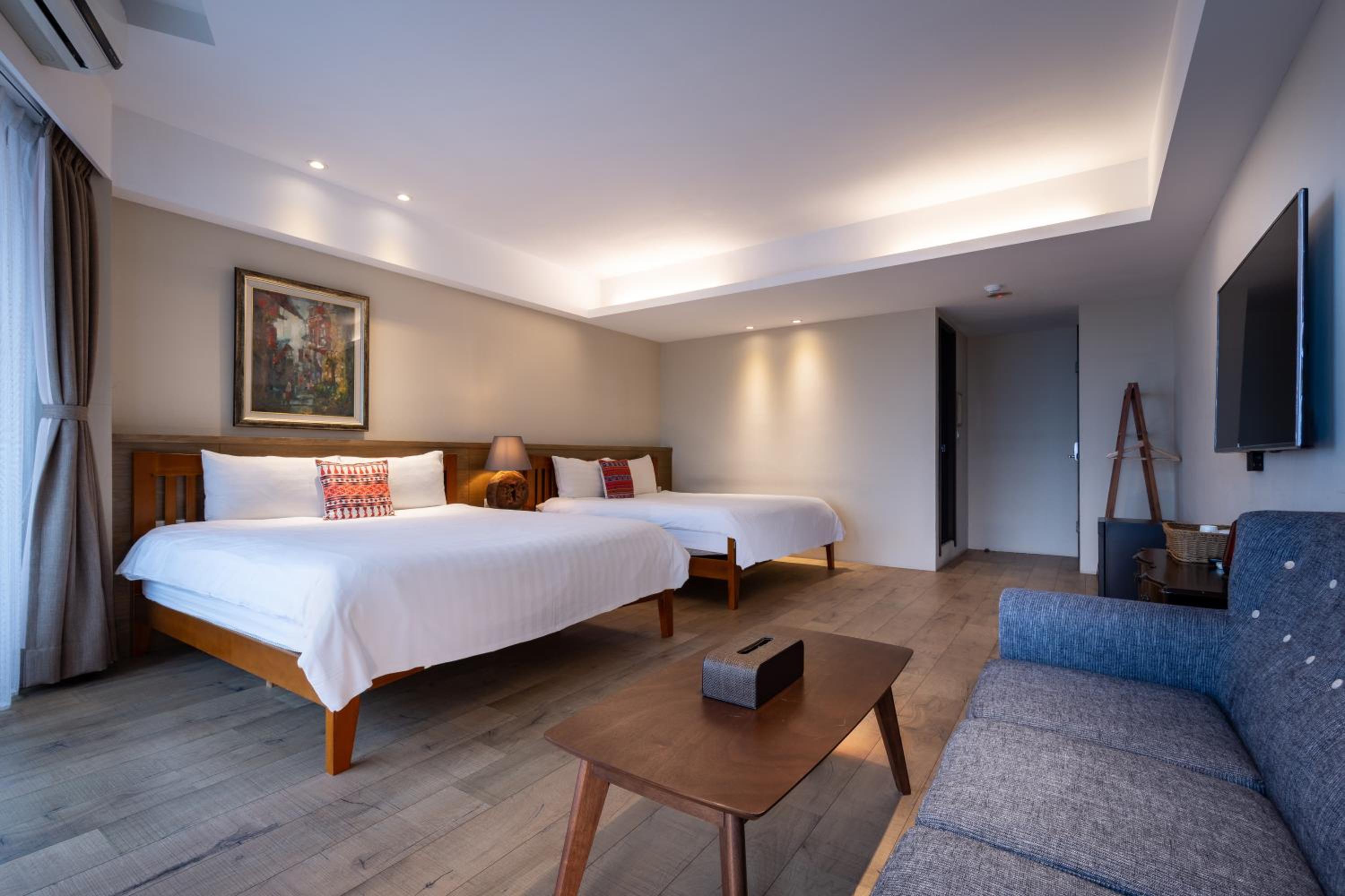 Deluxe Quadruple Room with Balcony and Sea View photo 2