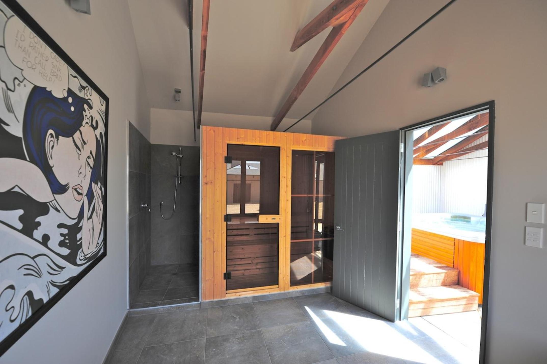 Seaview Suite photo 2