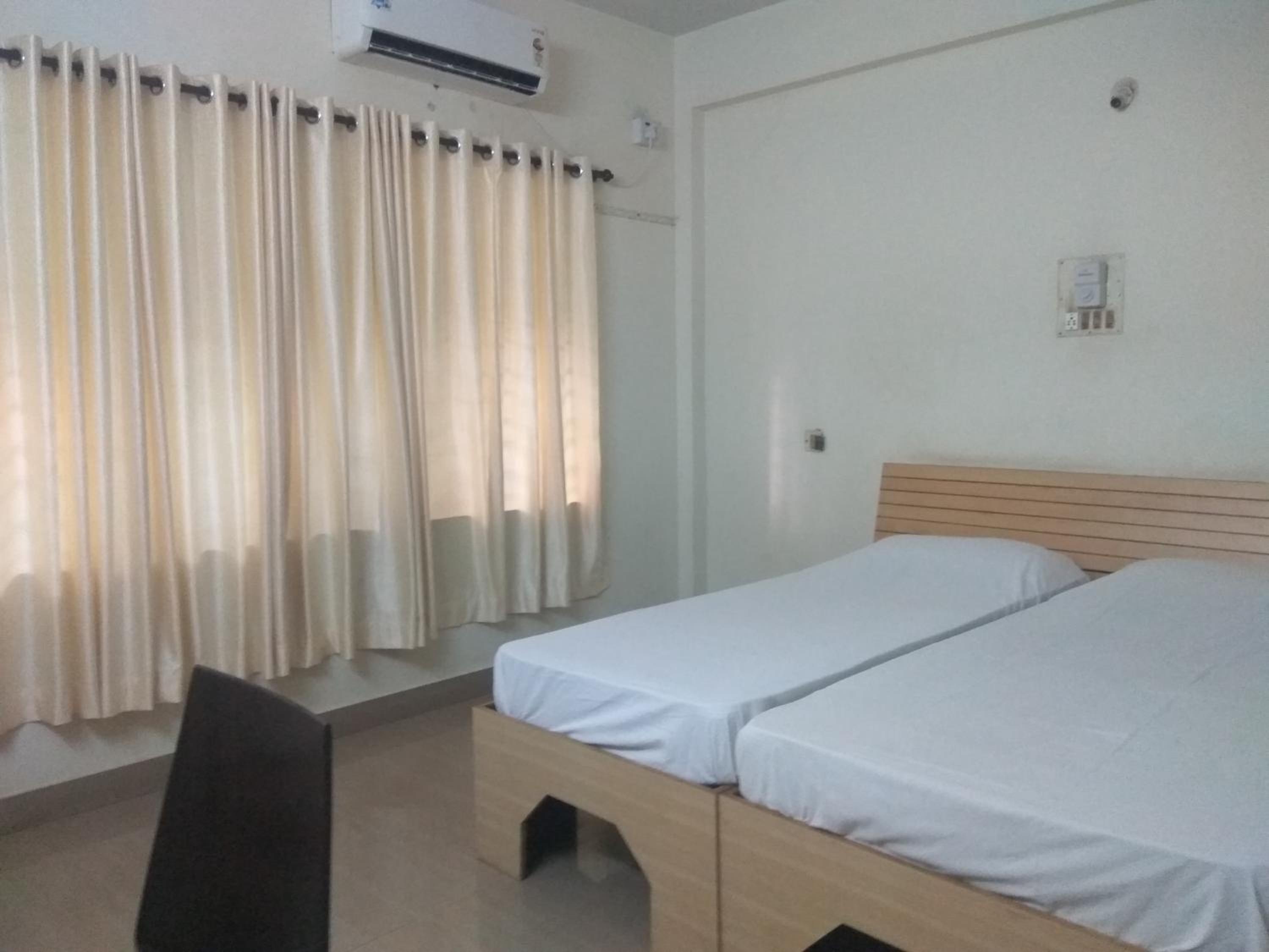 Deluxe Room - AC