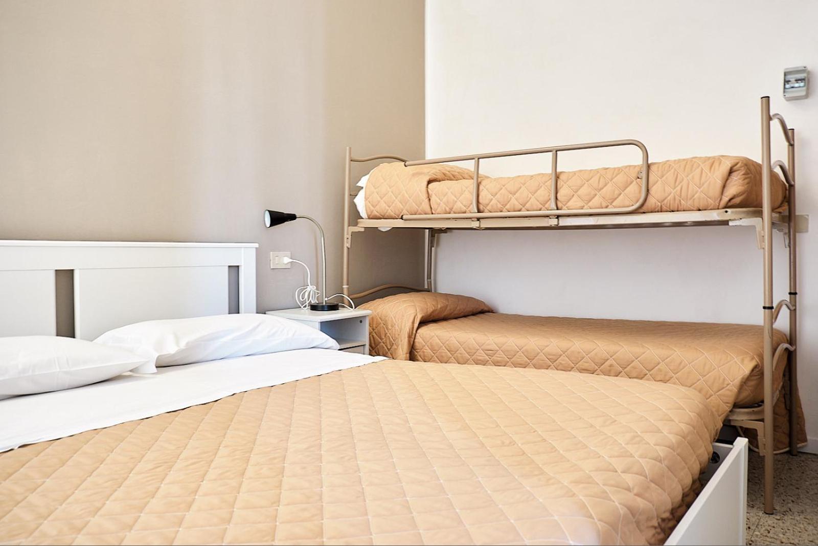 Classic Quadruple Room - Photo 2