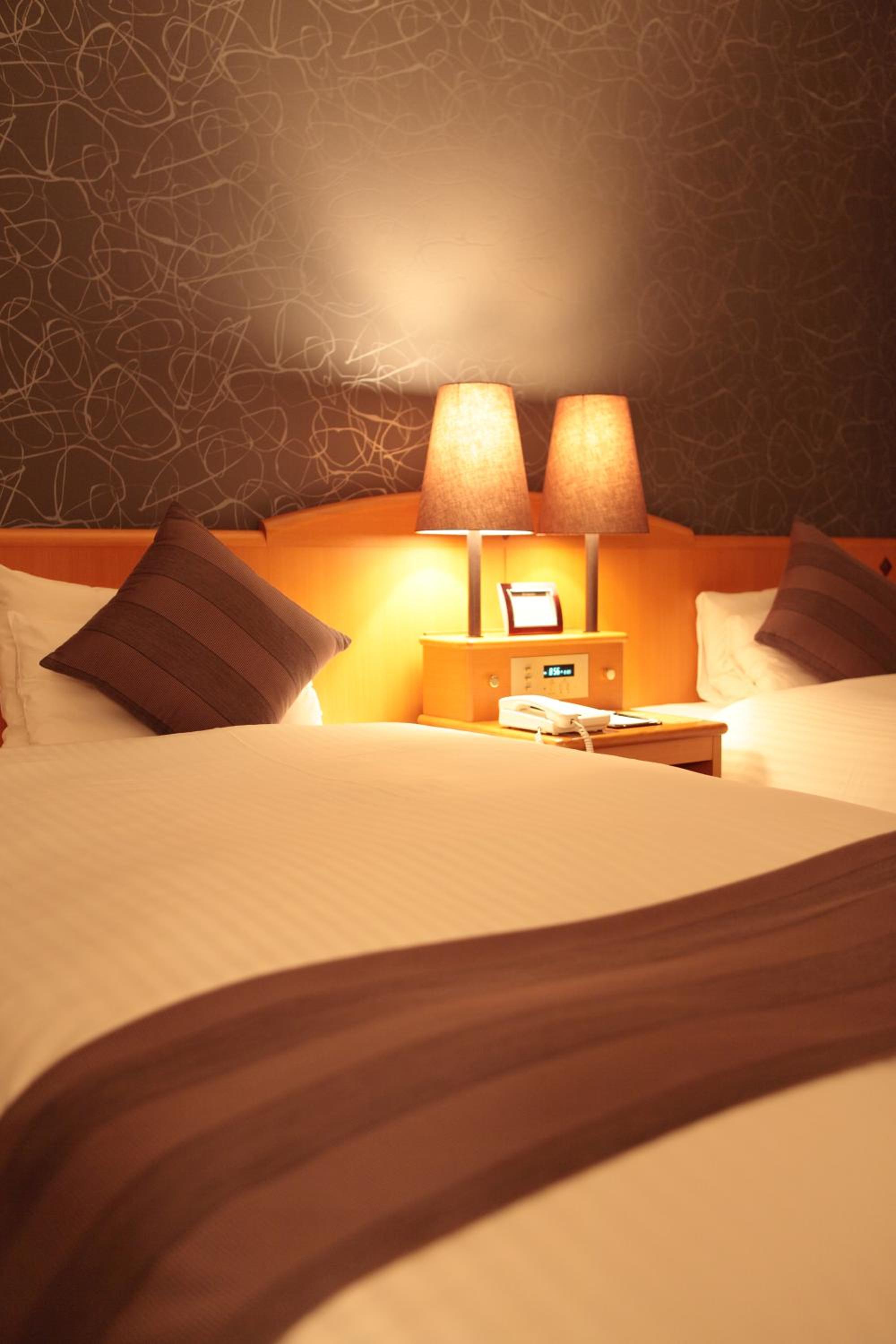 Corner Twin Room with Extra Bed - Non-Smoking - Photo 7