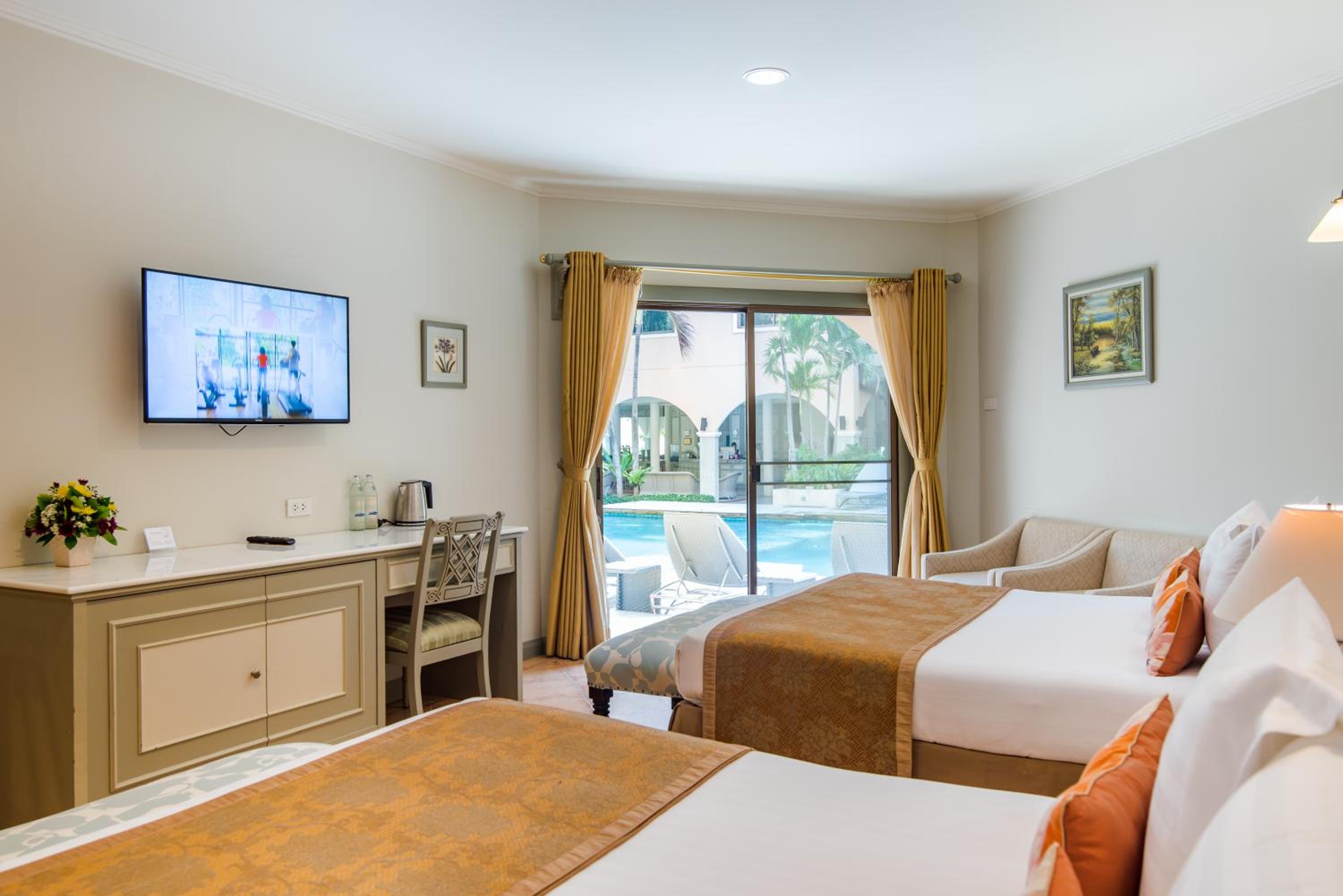Pool Side Twin Room - Photo 1