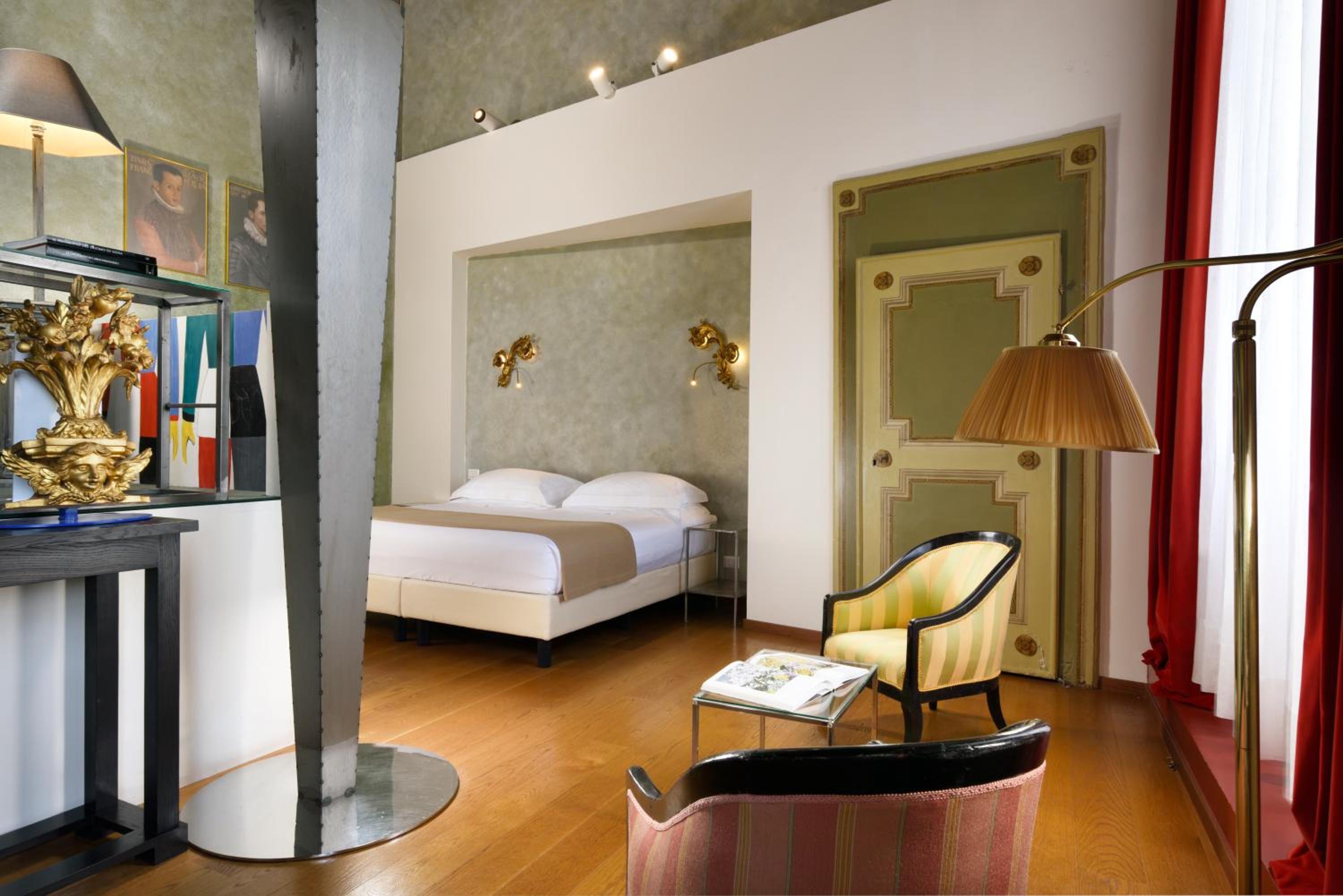 Superior Suite with River View photo 3
