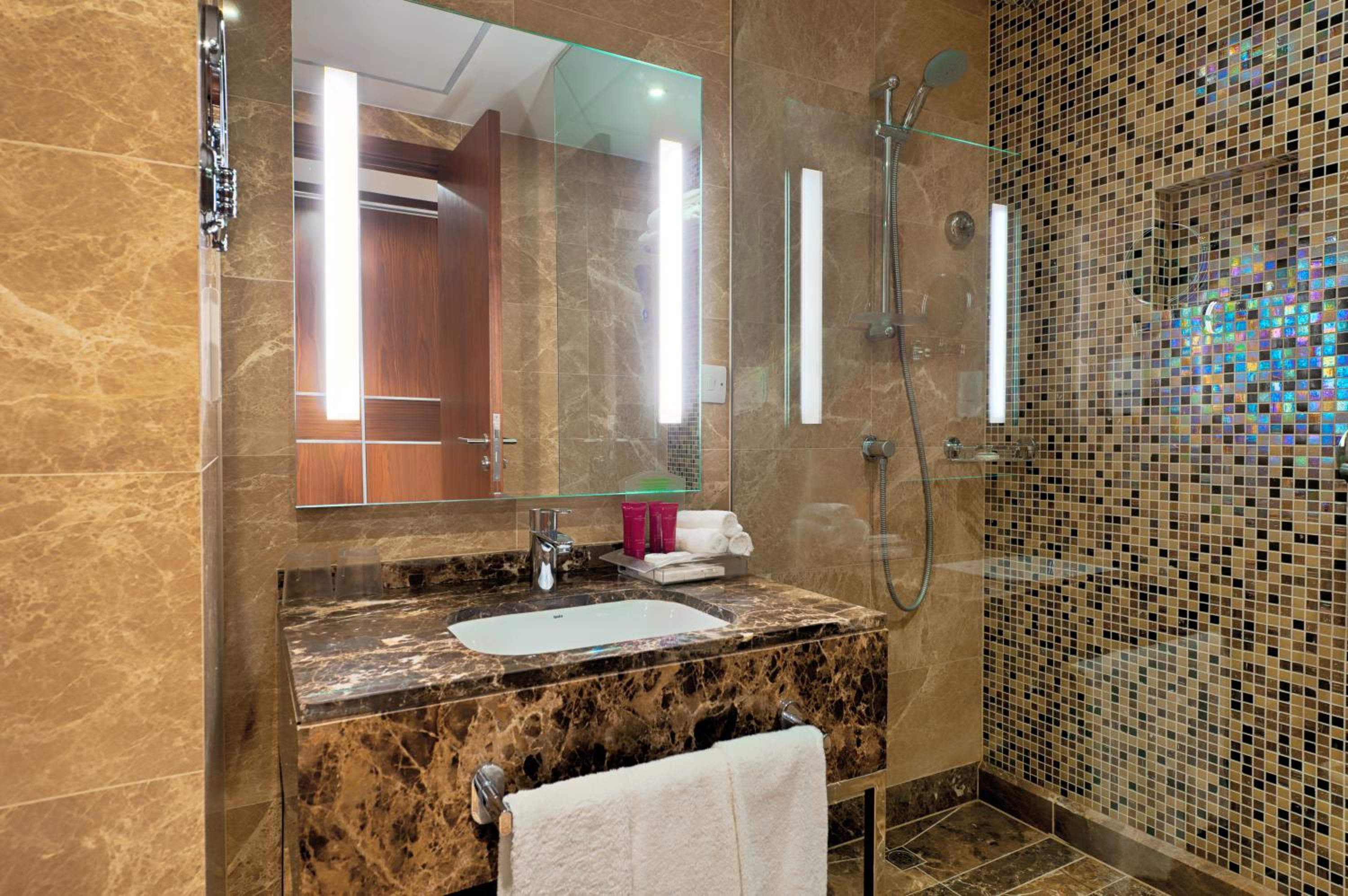Deluxe Twin Room - Photo 3
