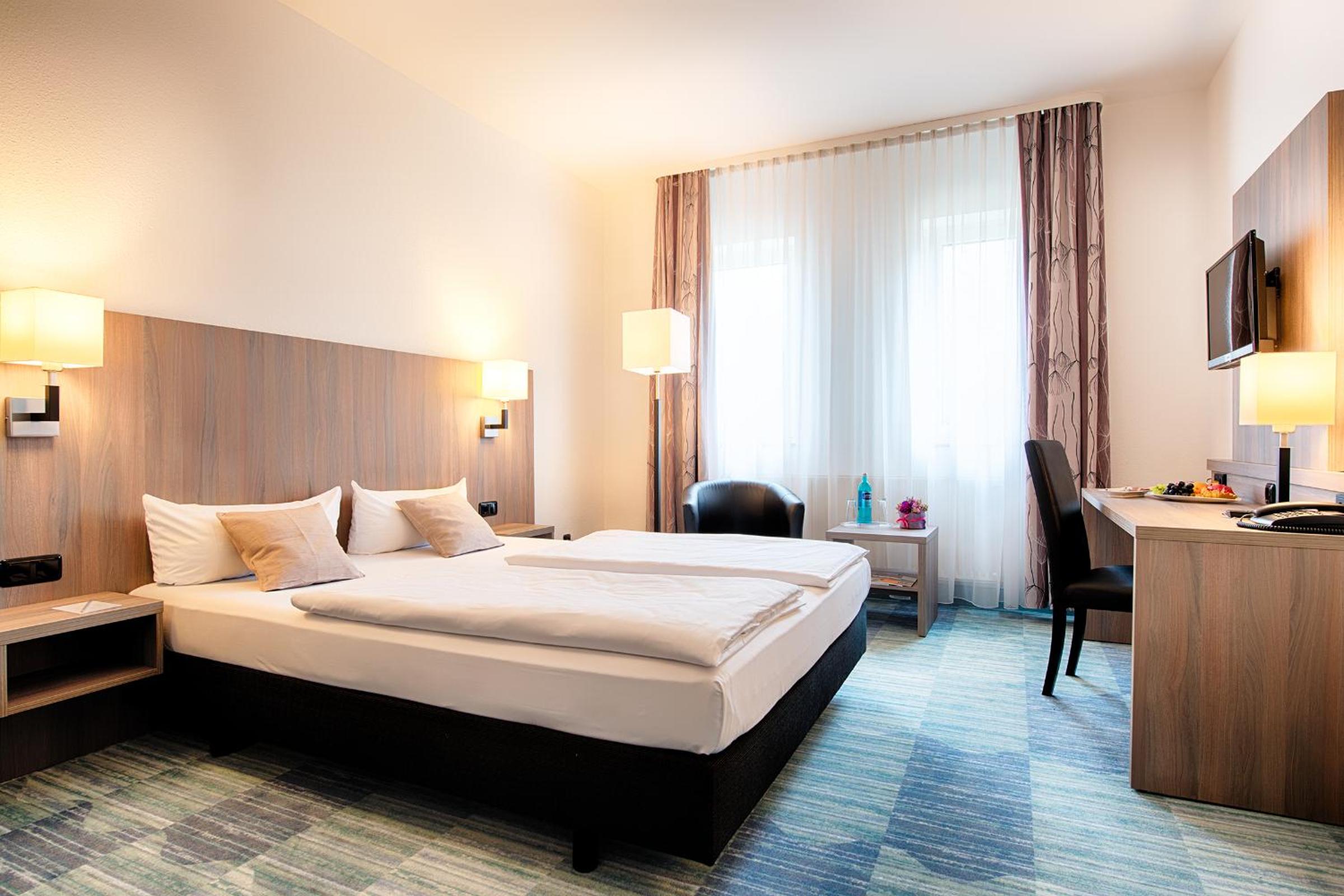 Business Double Room - Photo 1