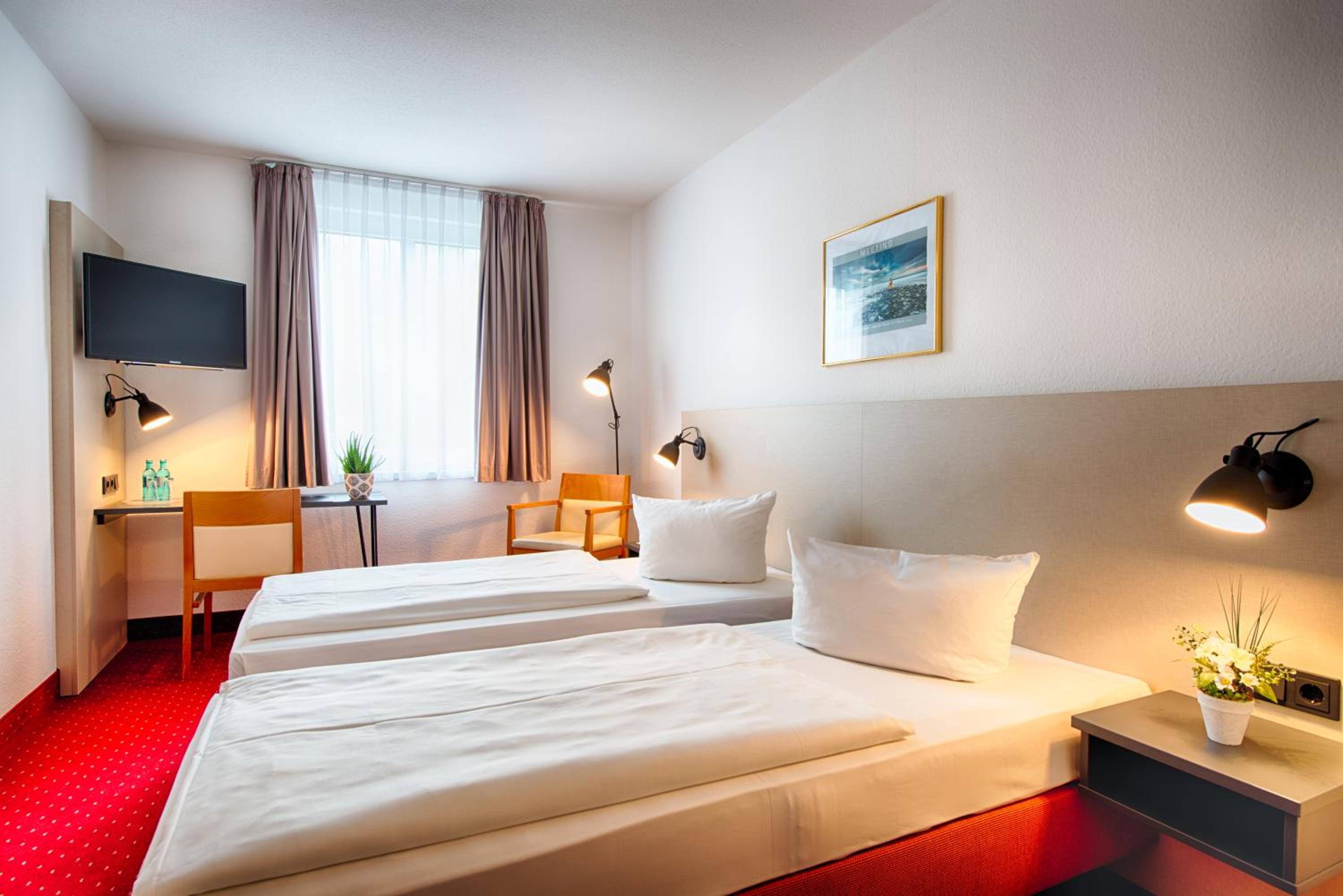 Business Room with Twin Beds photo 1