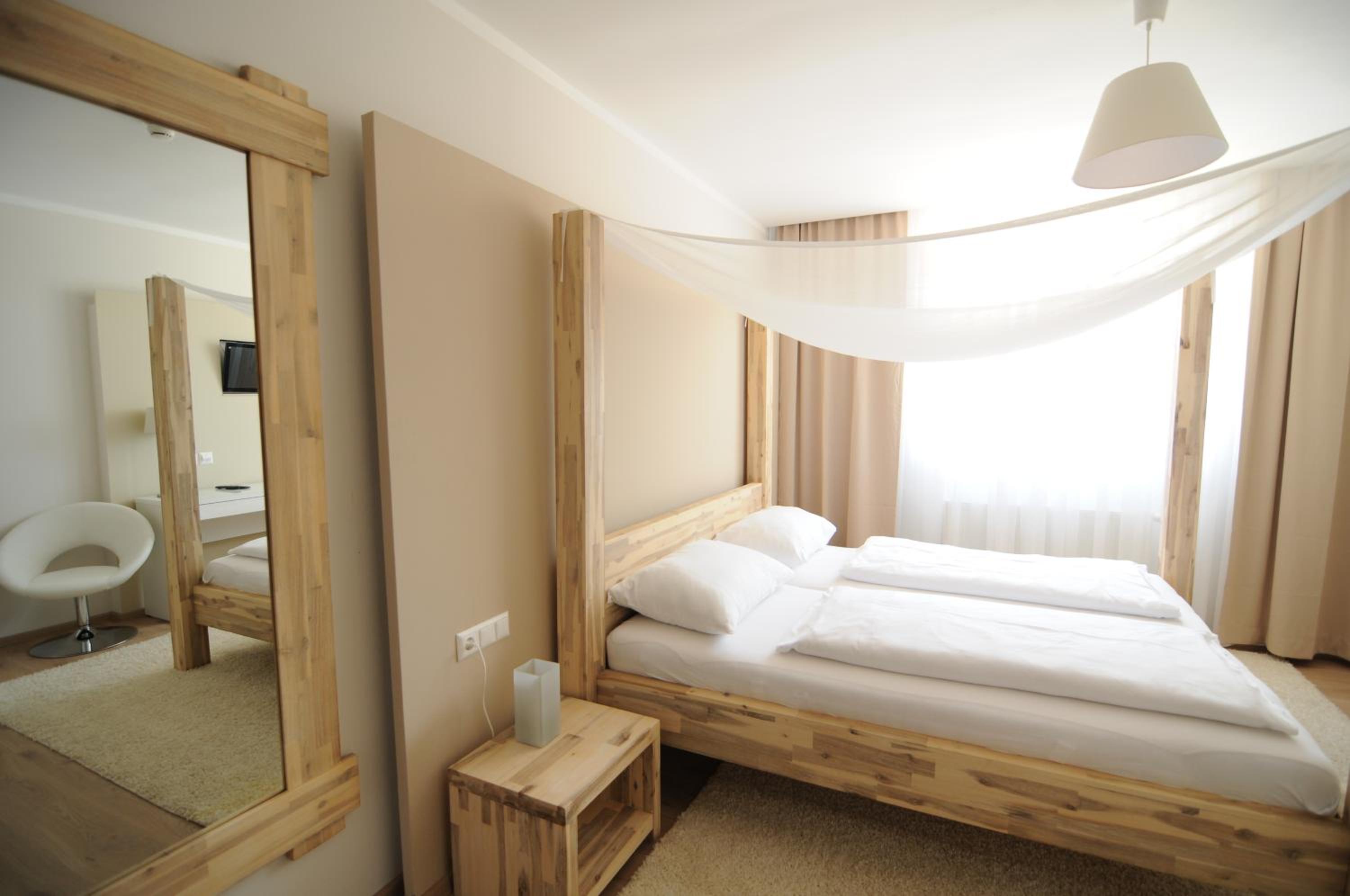 Double Room - Photo 8