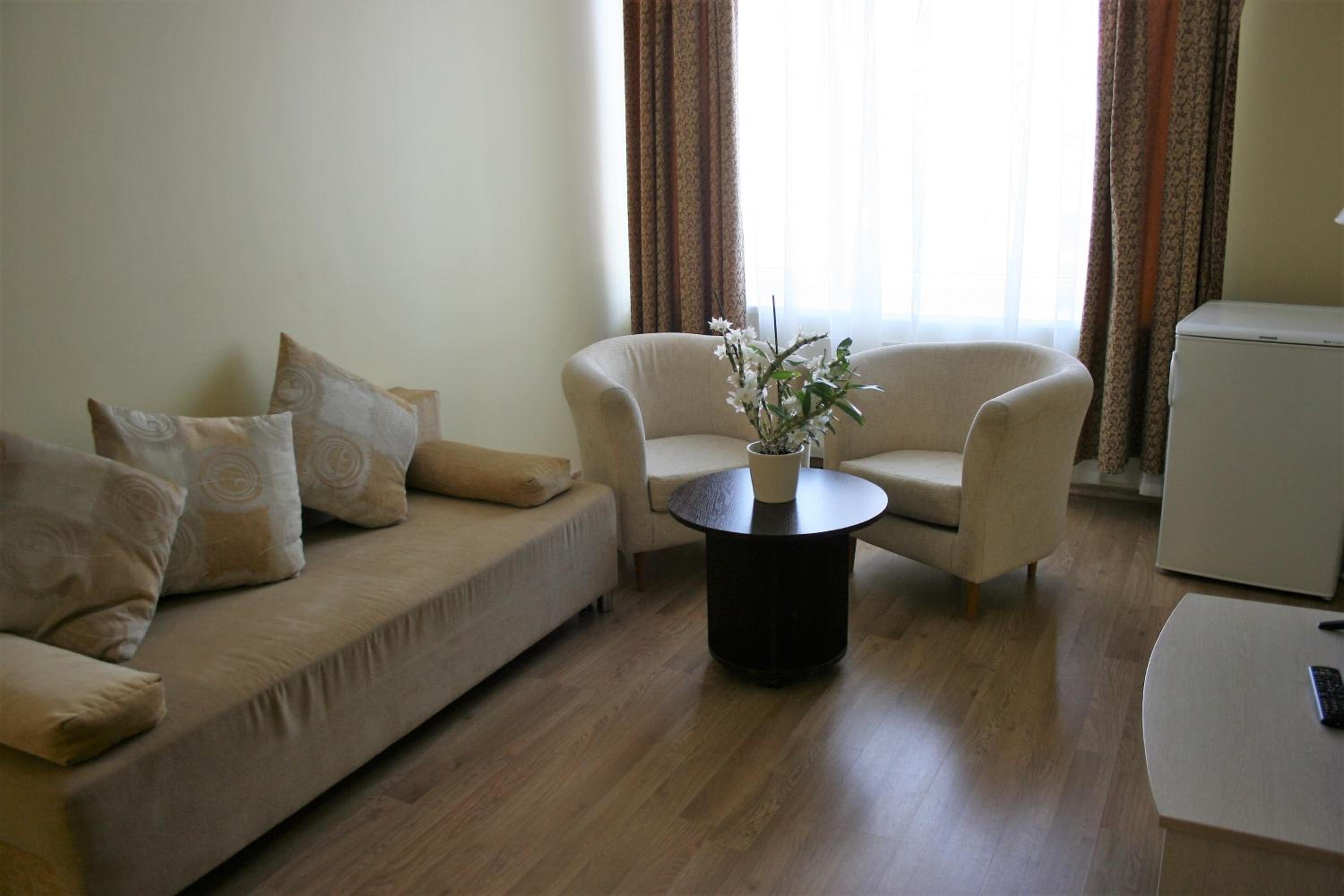 Triple Room - Photo 10