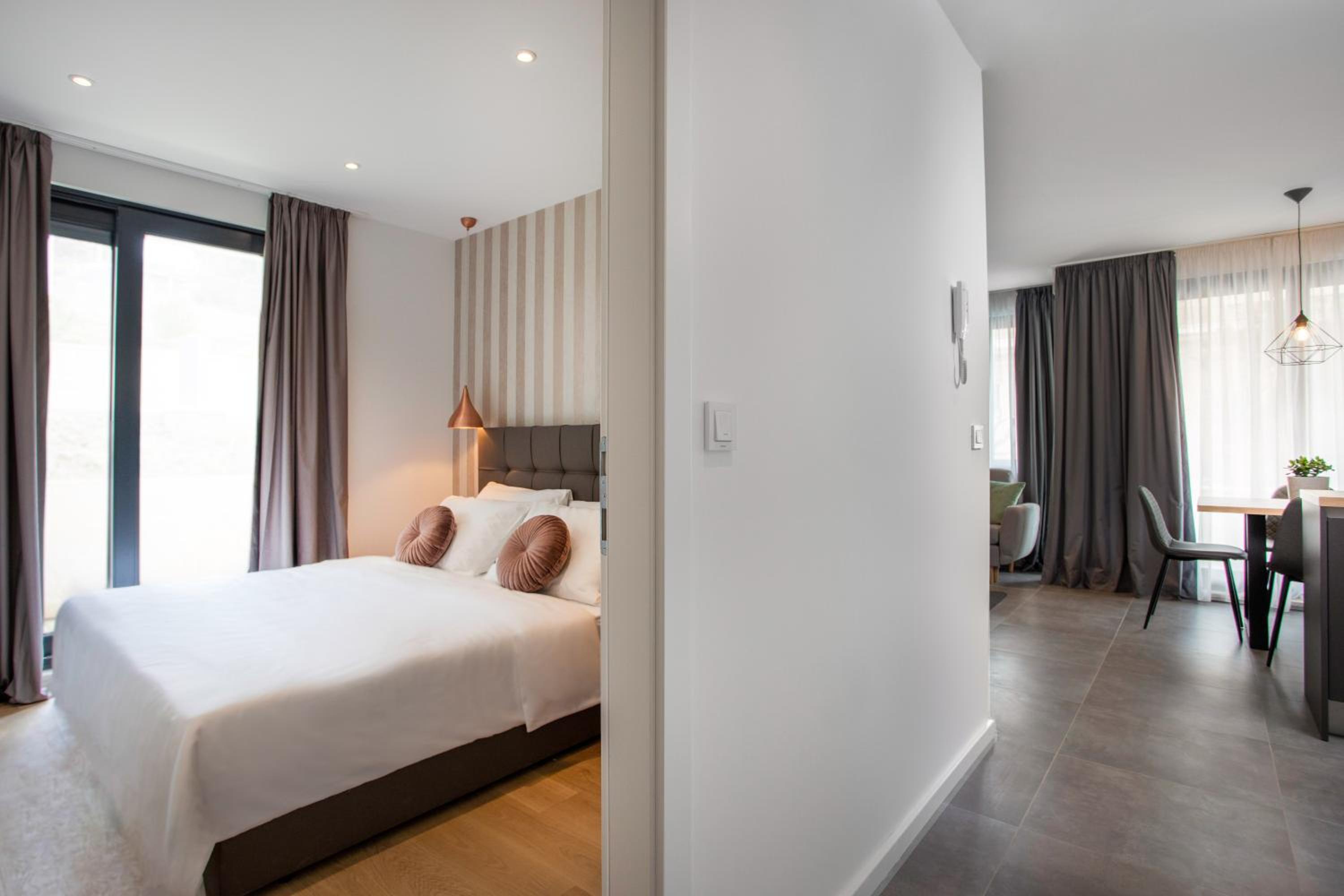 Two-Bedroom Apartment with Terrace and Sea View photo 2