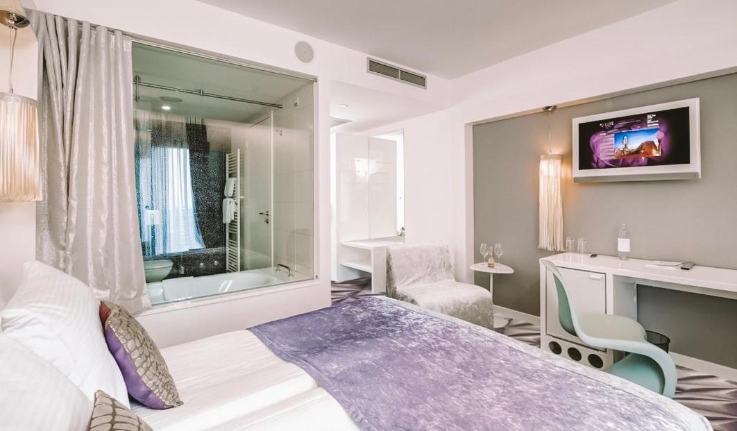 Classic Double or Twin Room - Photo 1