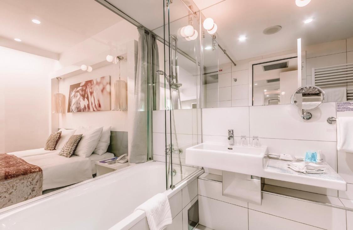 Classic Double or Twin Room - Photo 2