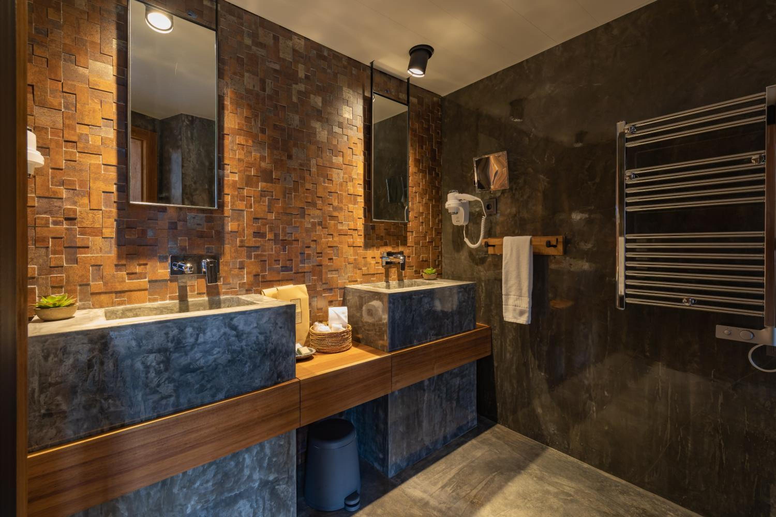 Deluxe Sea Suite - Photo 4