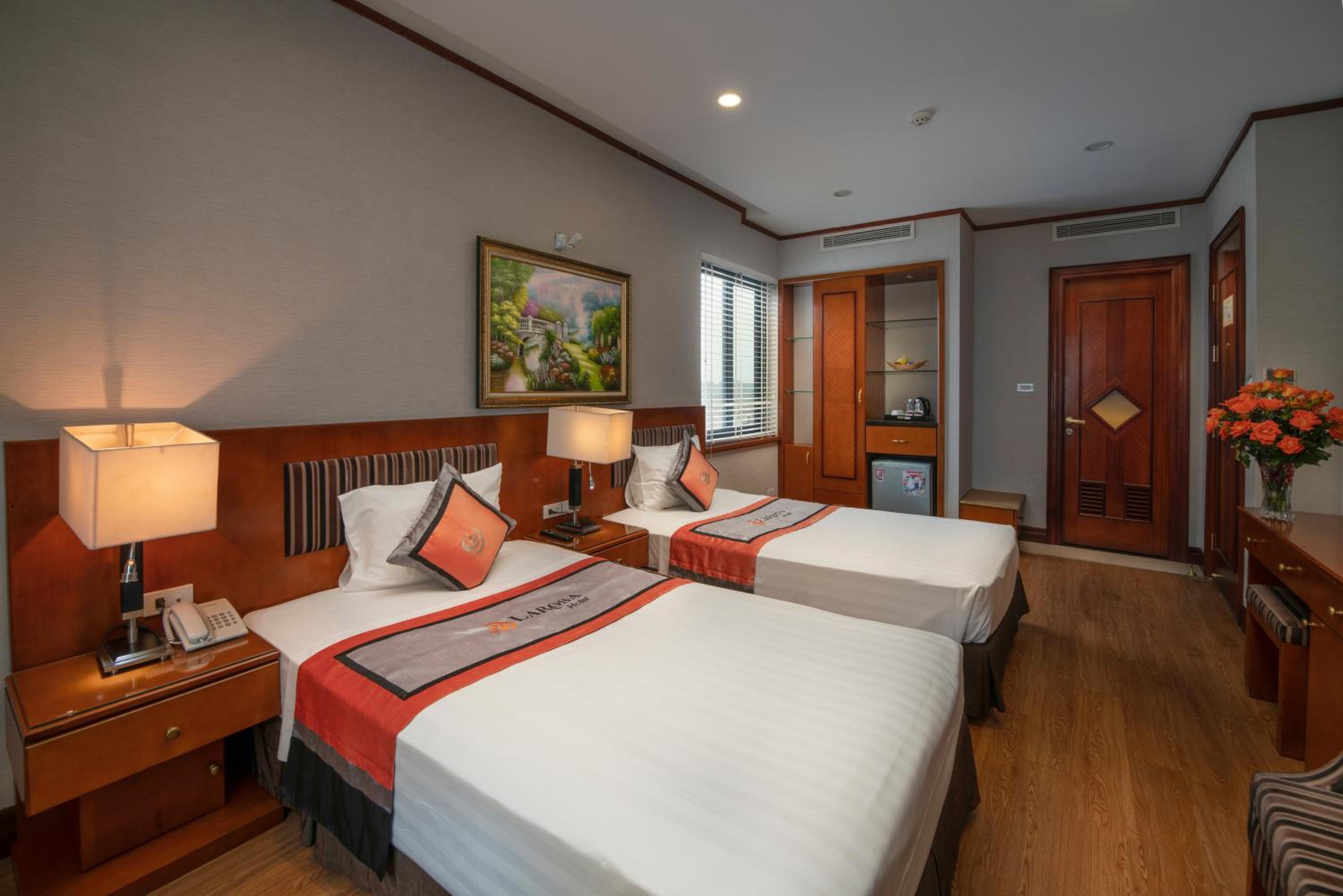 Deluxe Double or Twin Room with City View