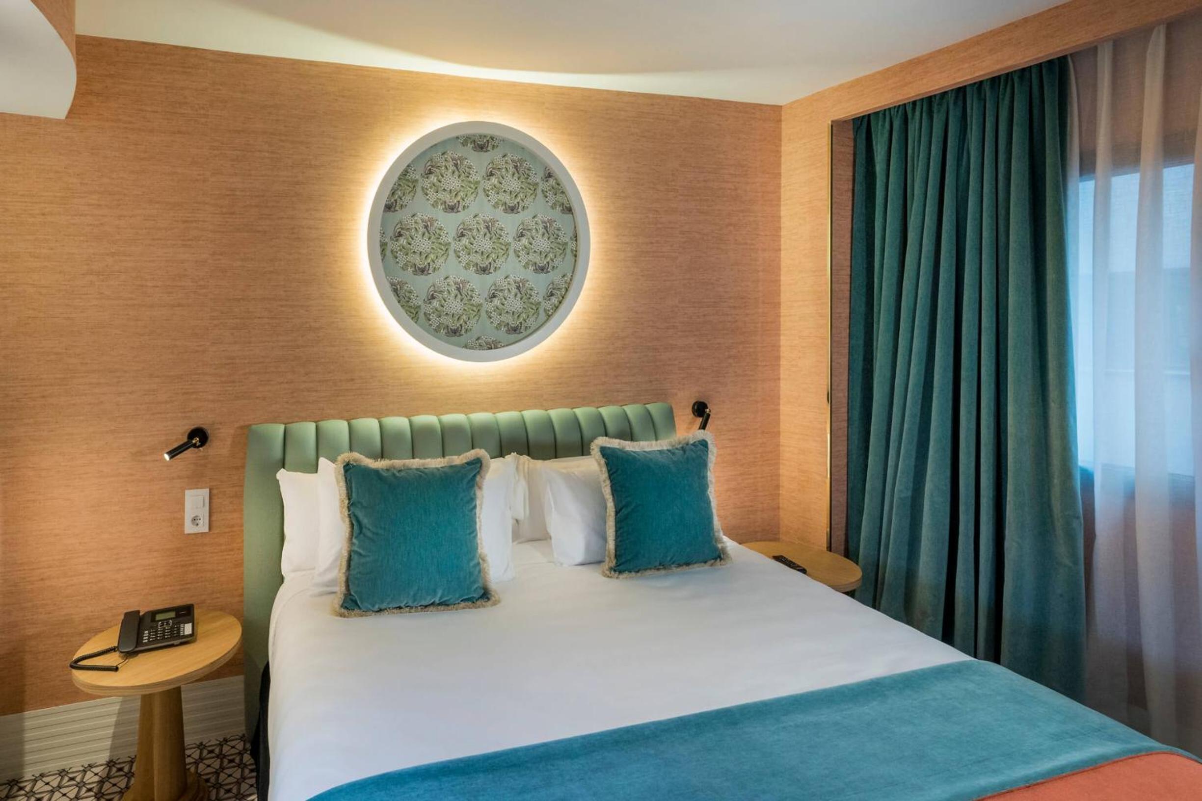 Deluxe Room - Photo 3