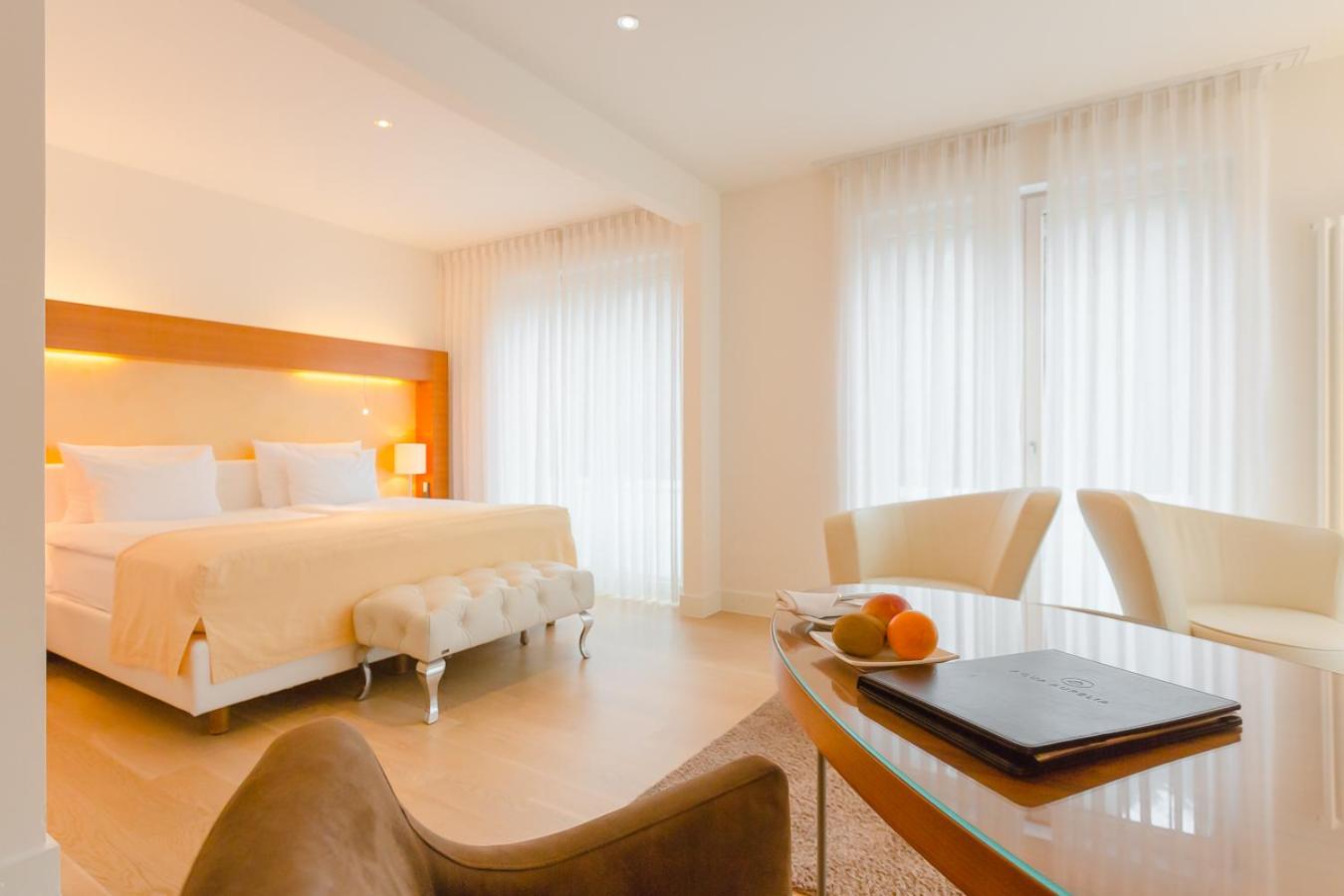 Junior Suite (street view)