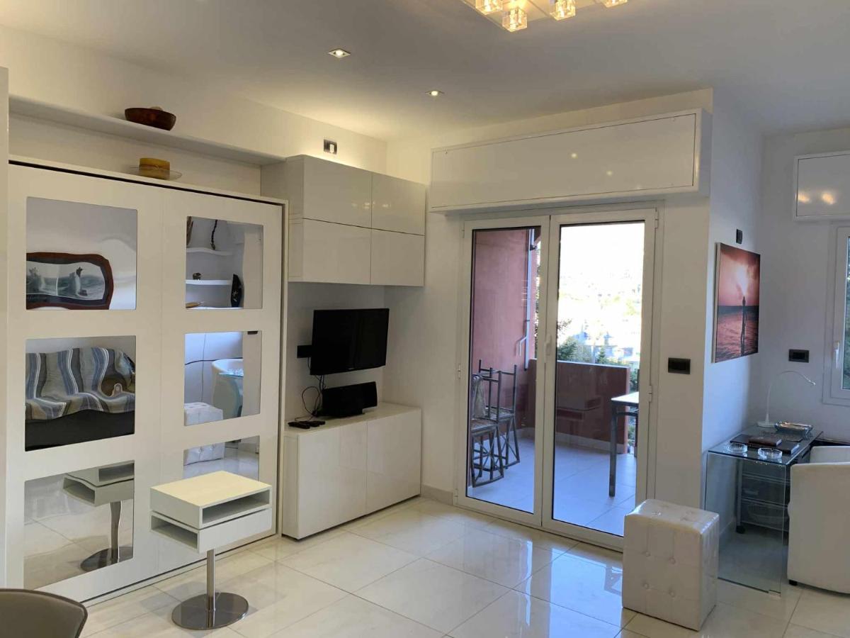 Studio Apartment with Sea View - Photo 2