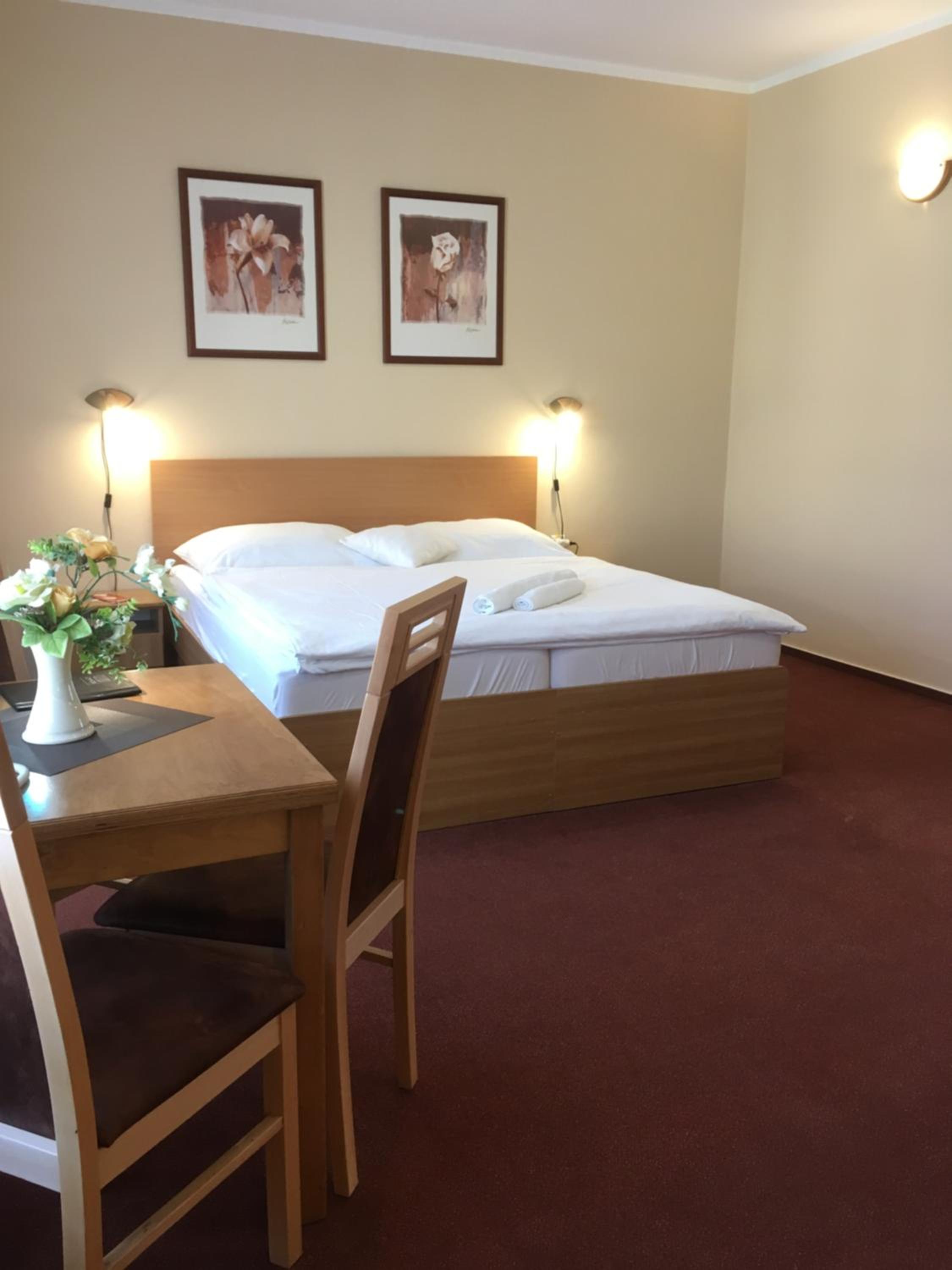 Double Room - Photo 10