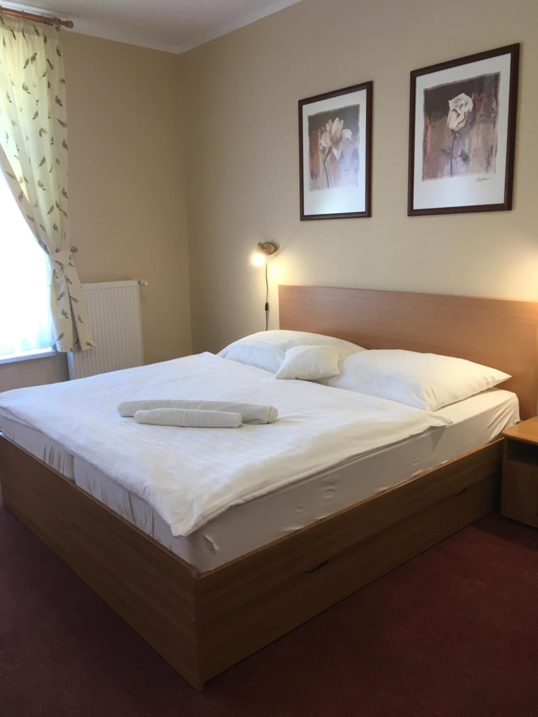 Double Room - Photo 9