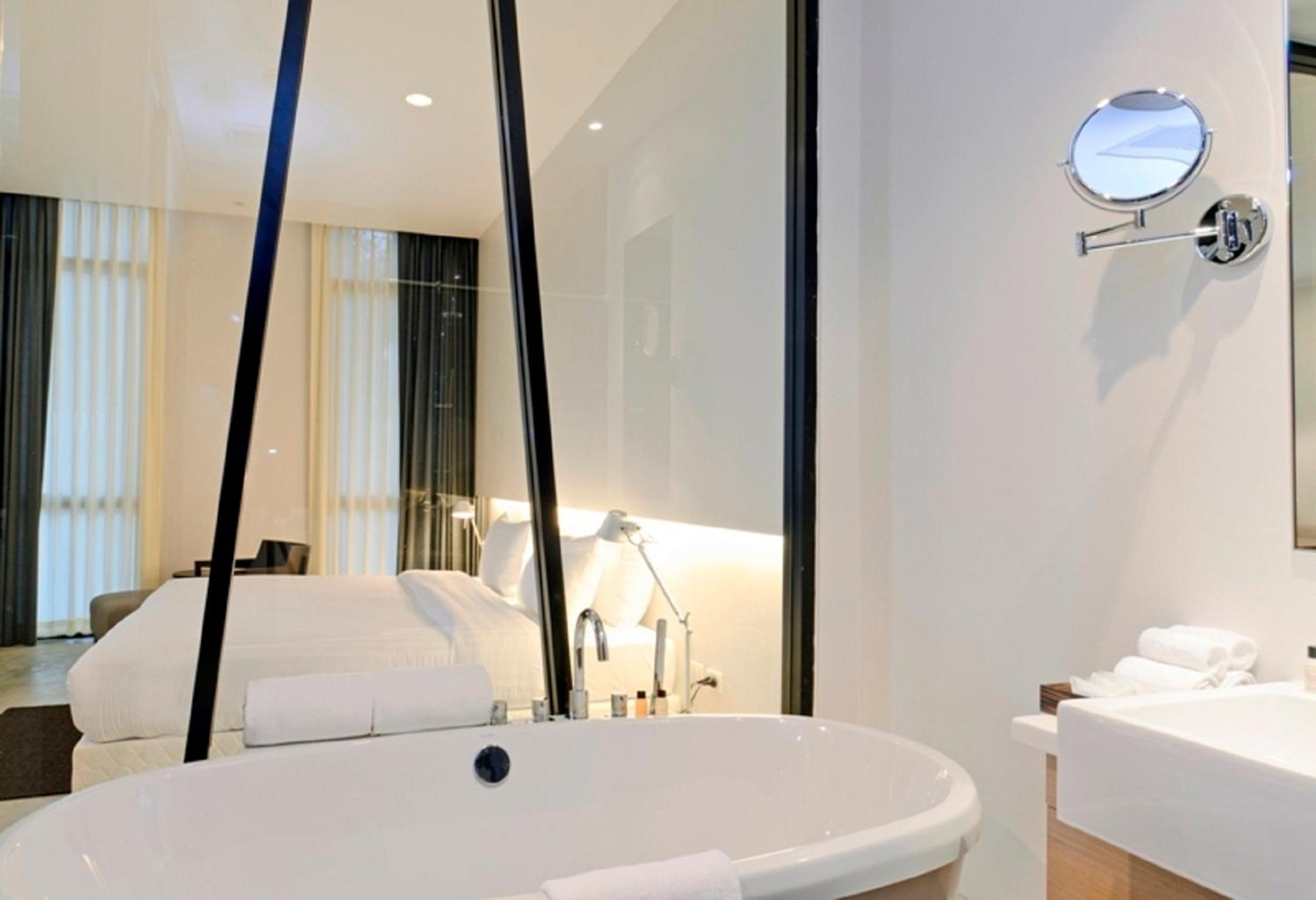 Deluxe Double or Twin Room with Pool View - Photo 2