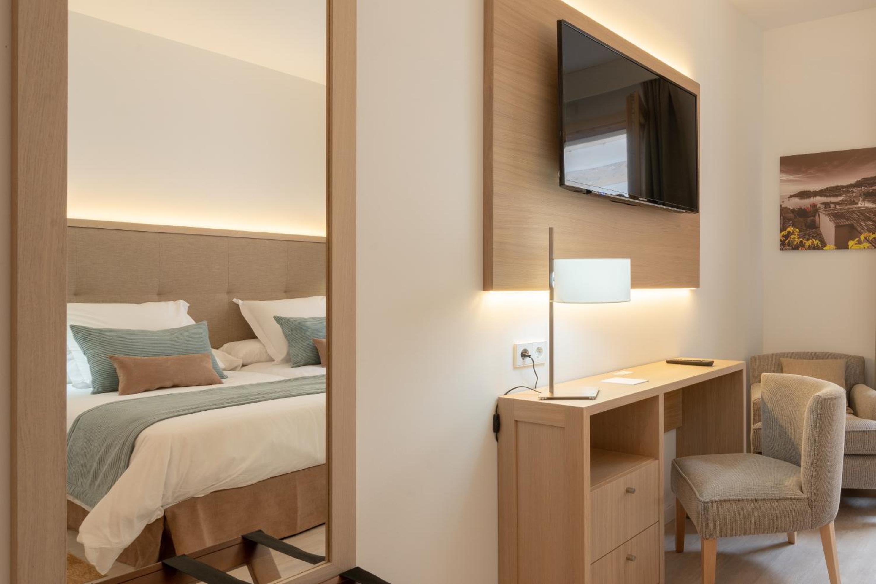 Double or Twin Room photo 2