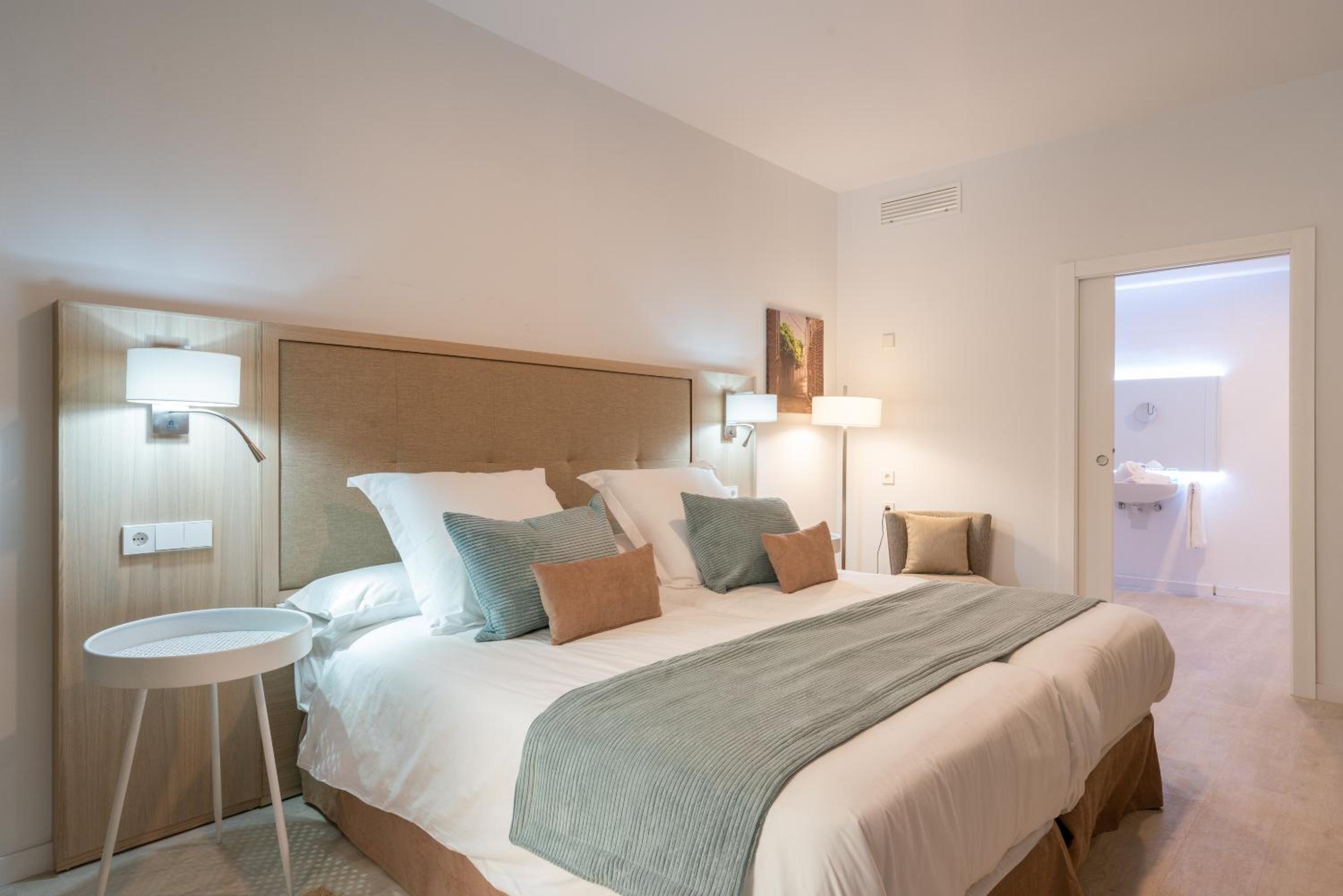 Double or Twin Room - Disability Access photo 3