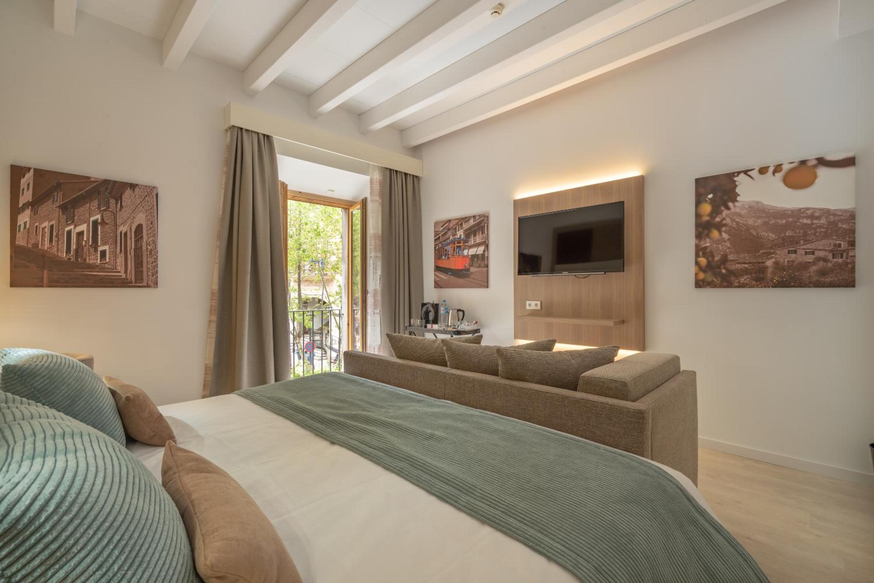 Suite with City View photo 3