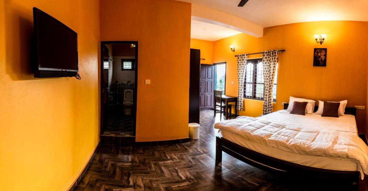 King Room with Balcony photo 3