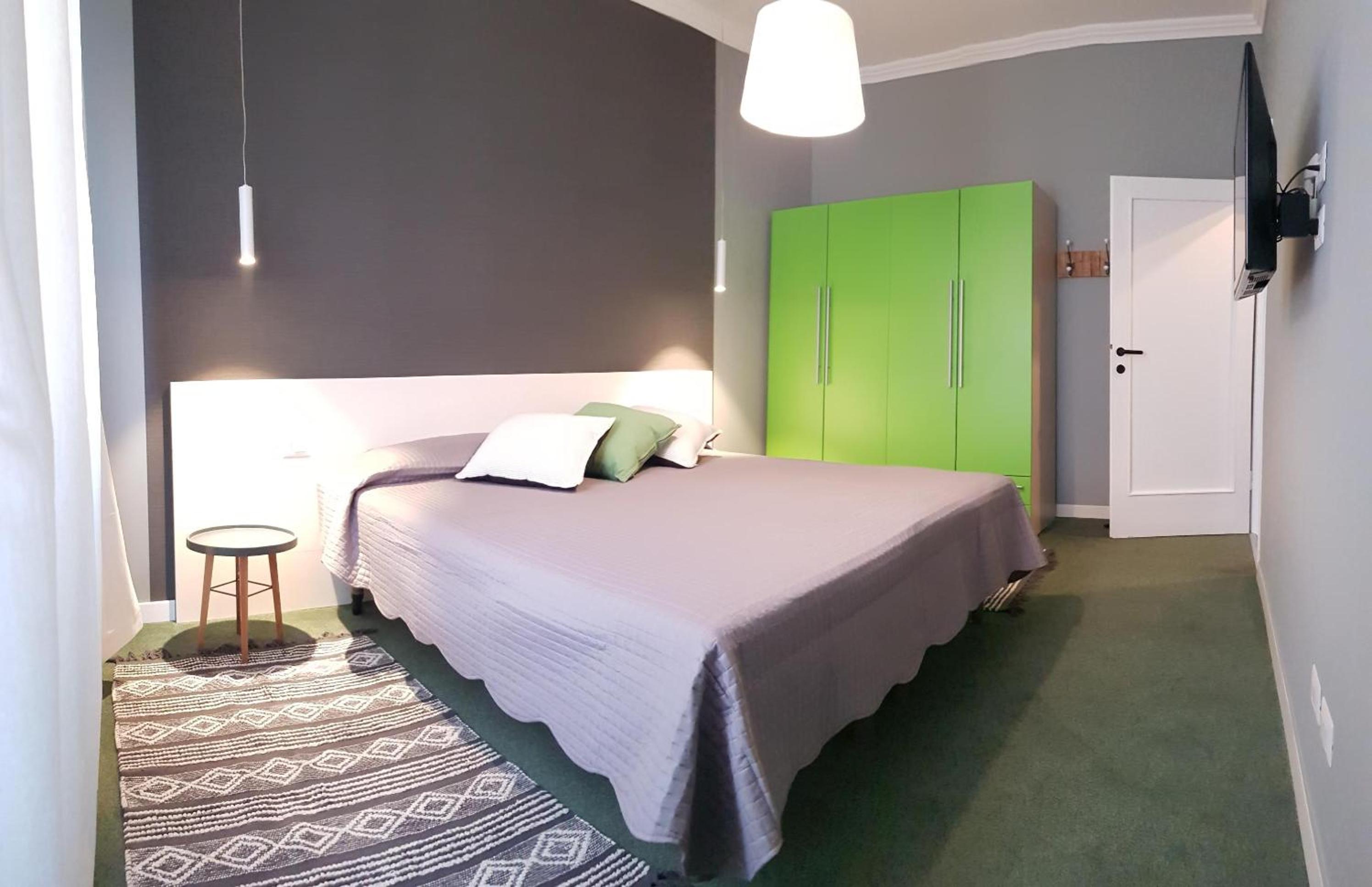 Superior One-Bedroom Apartment (3 Adults)