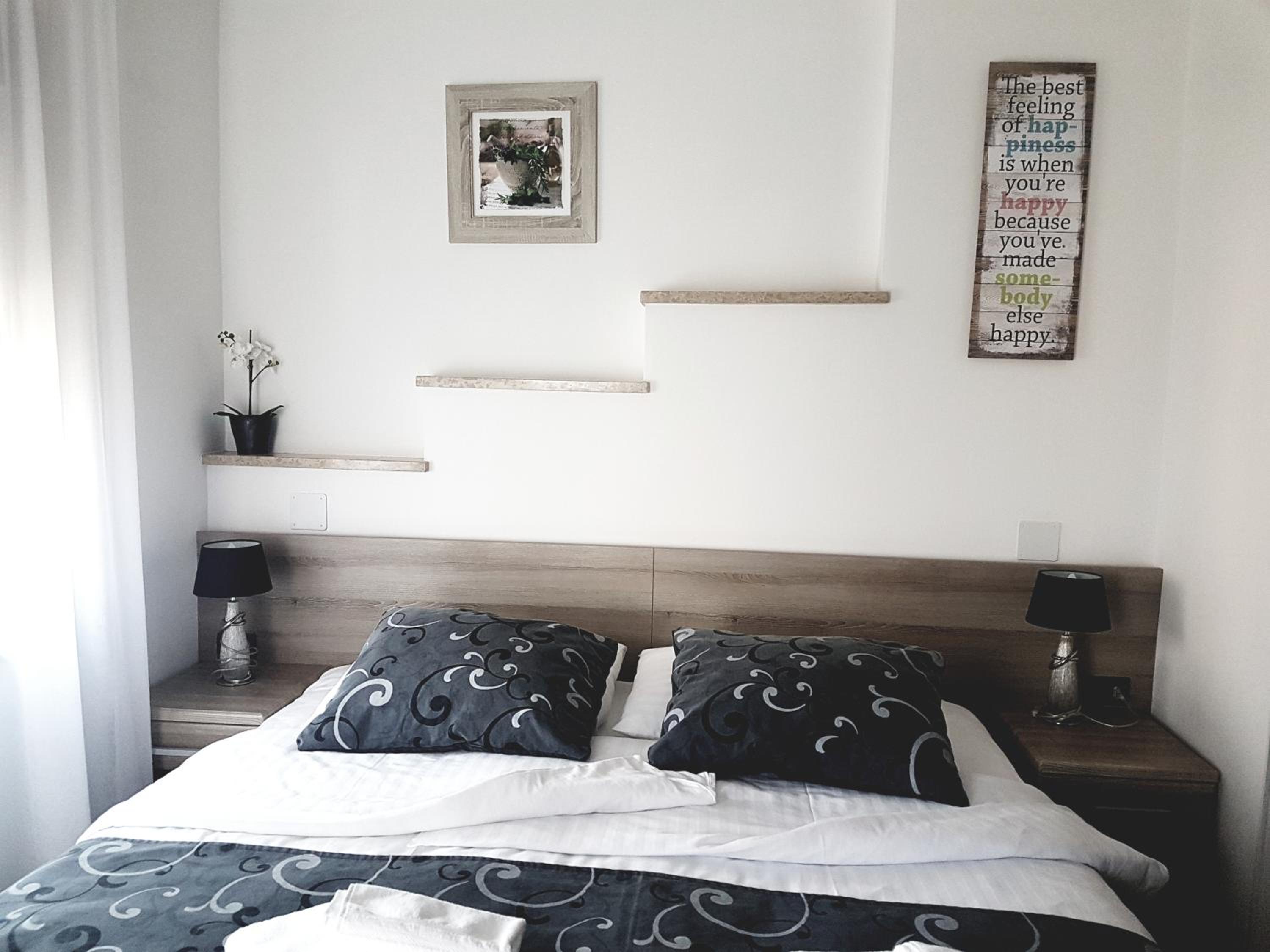 Budget Double Room photo 3