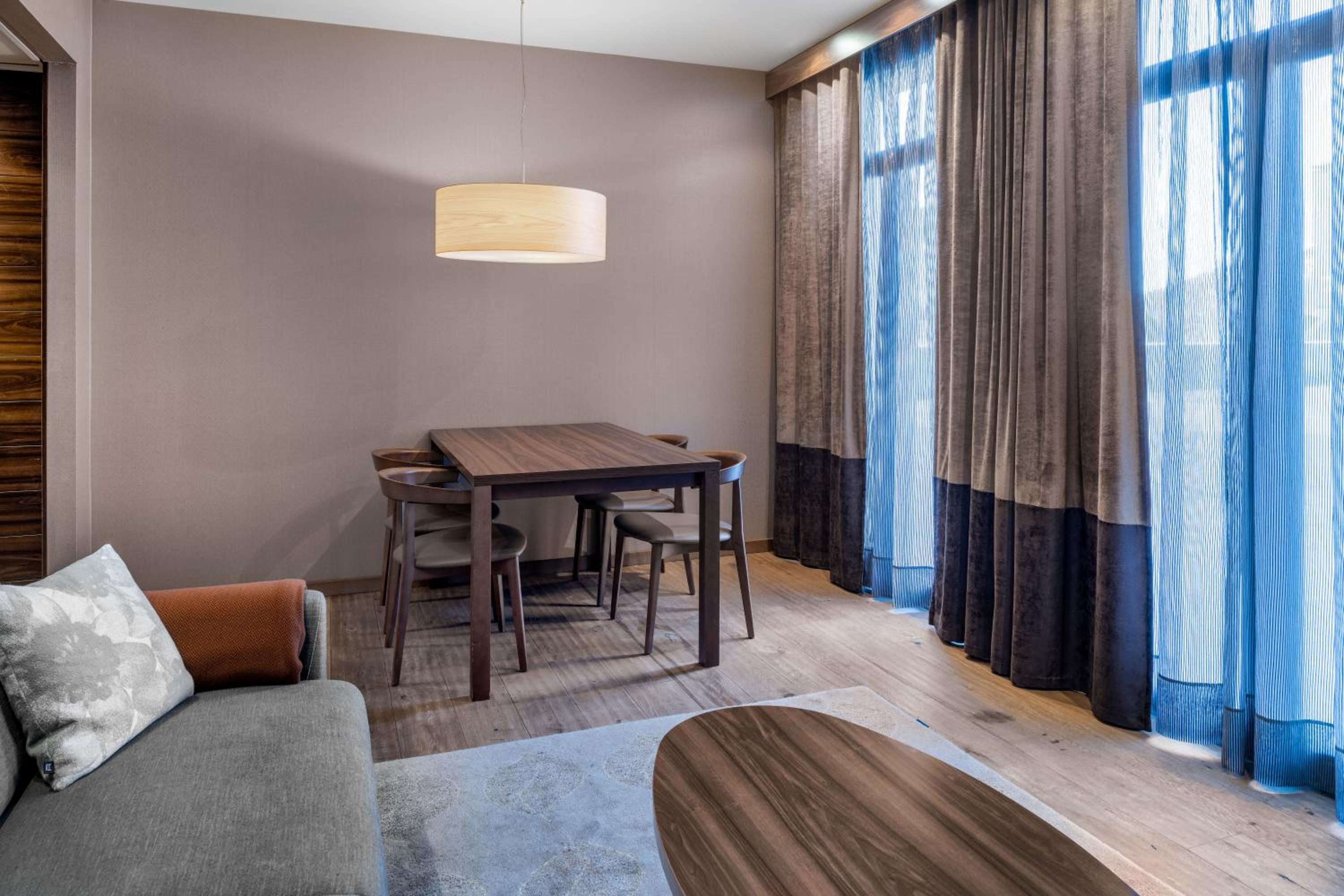 One-Bedroom Twin Suite with Sofa Bed and Mountain View One-Bedroom Twin Suite with Sofa Bed and Mountain View