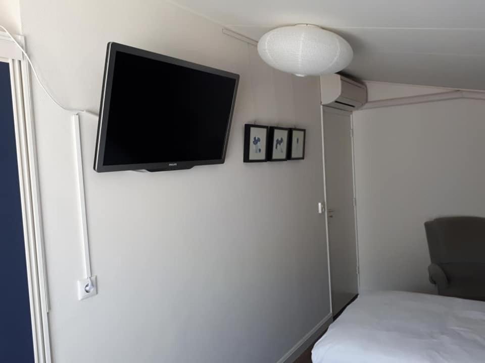 Two-Bedroom Suite - Photo 7