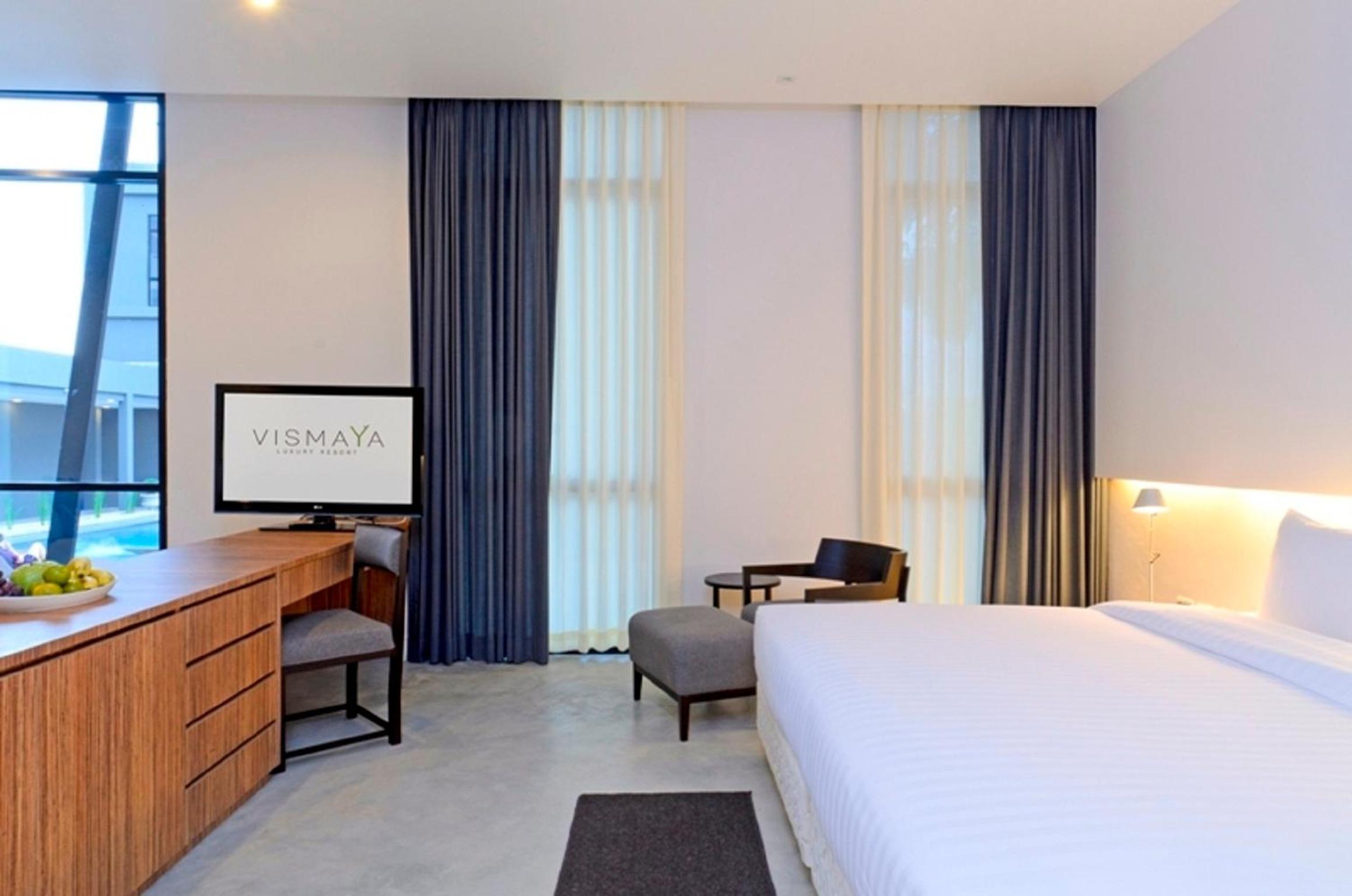 Executive Suite - Photo 9