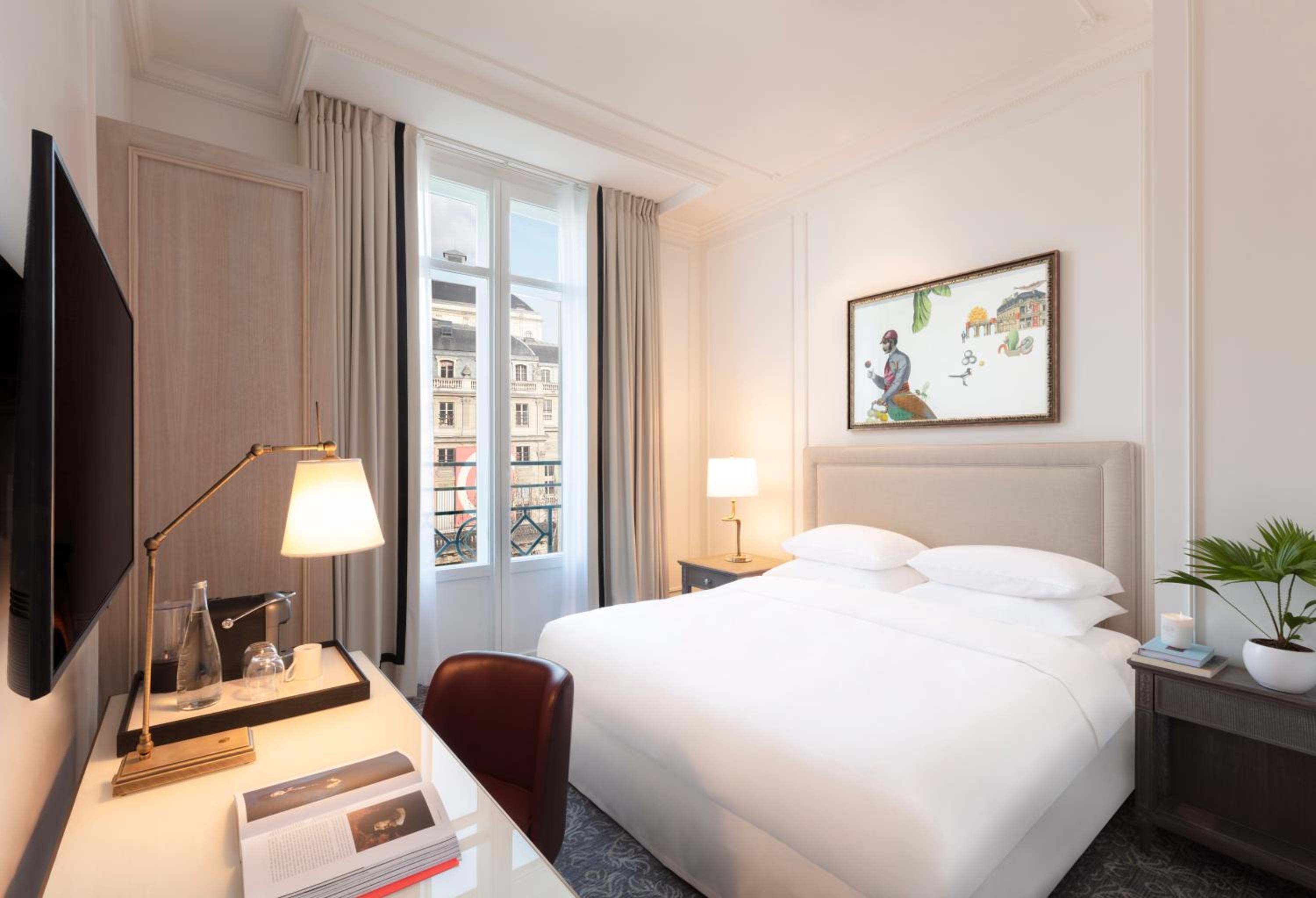Queen Room with One Queen Bed (Non Smoking)