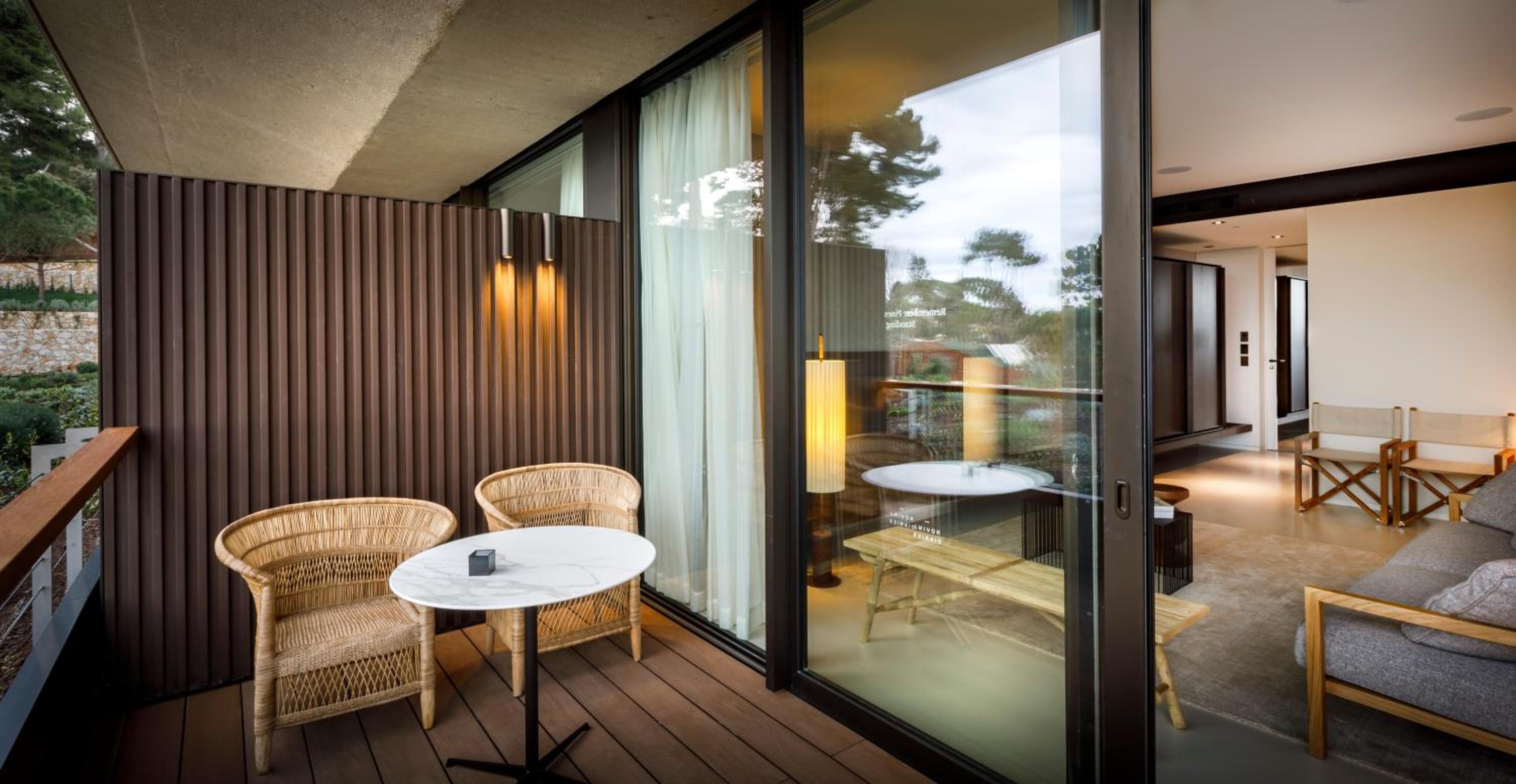 Grand Double Room with Sea View thumbnail 6