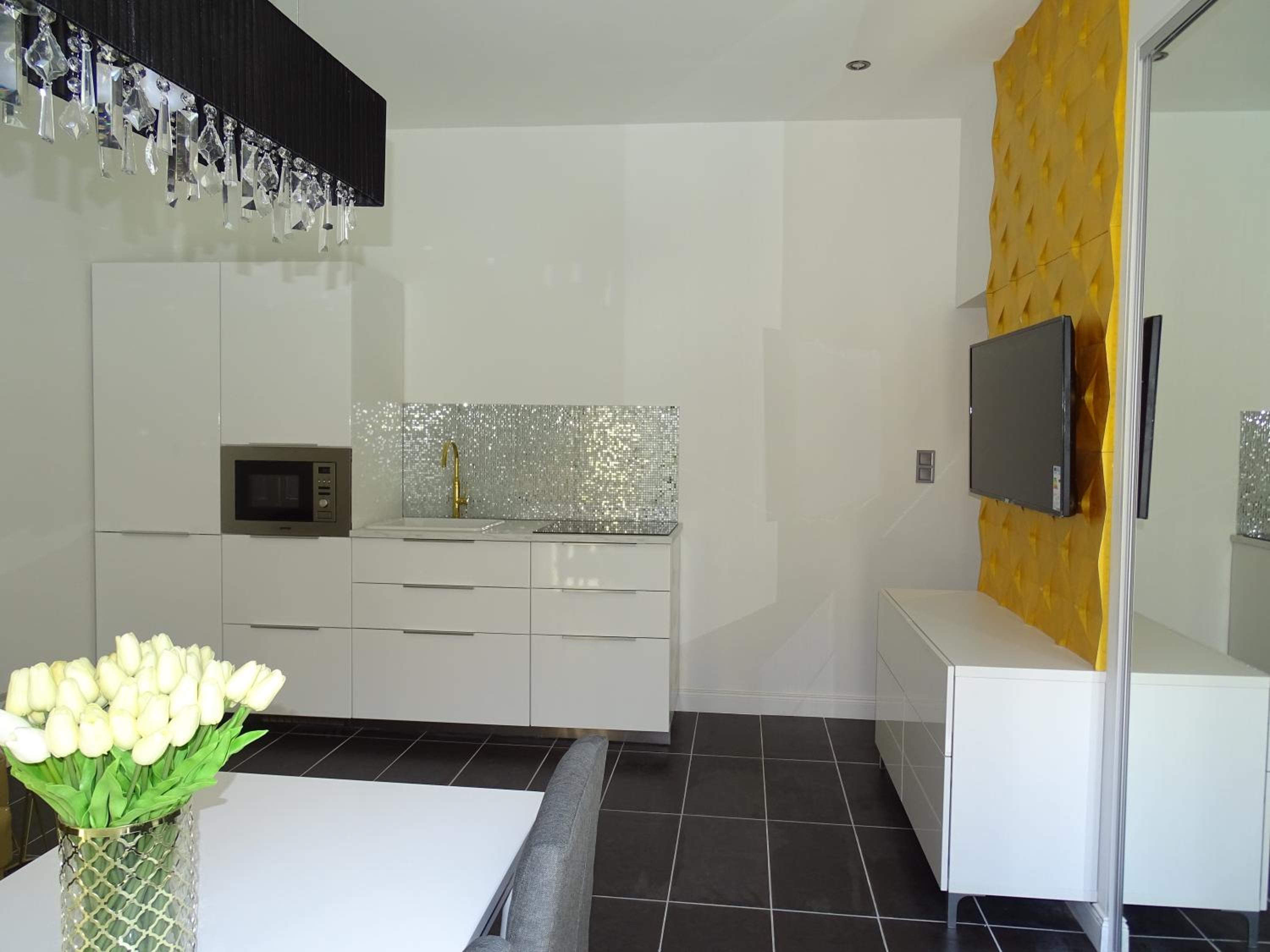 One-Bedroom Apartment - Photo 6