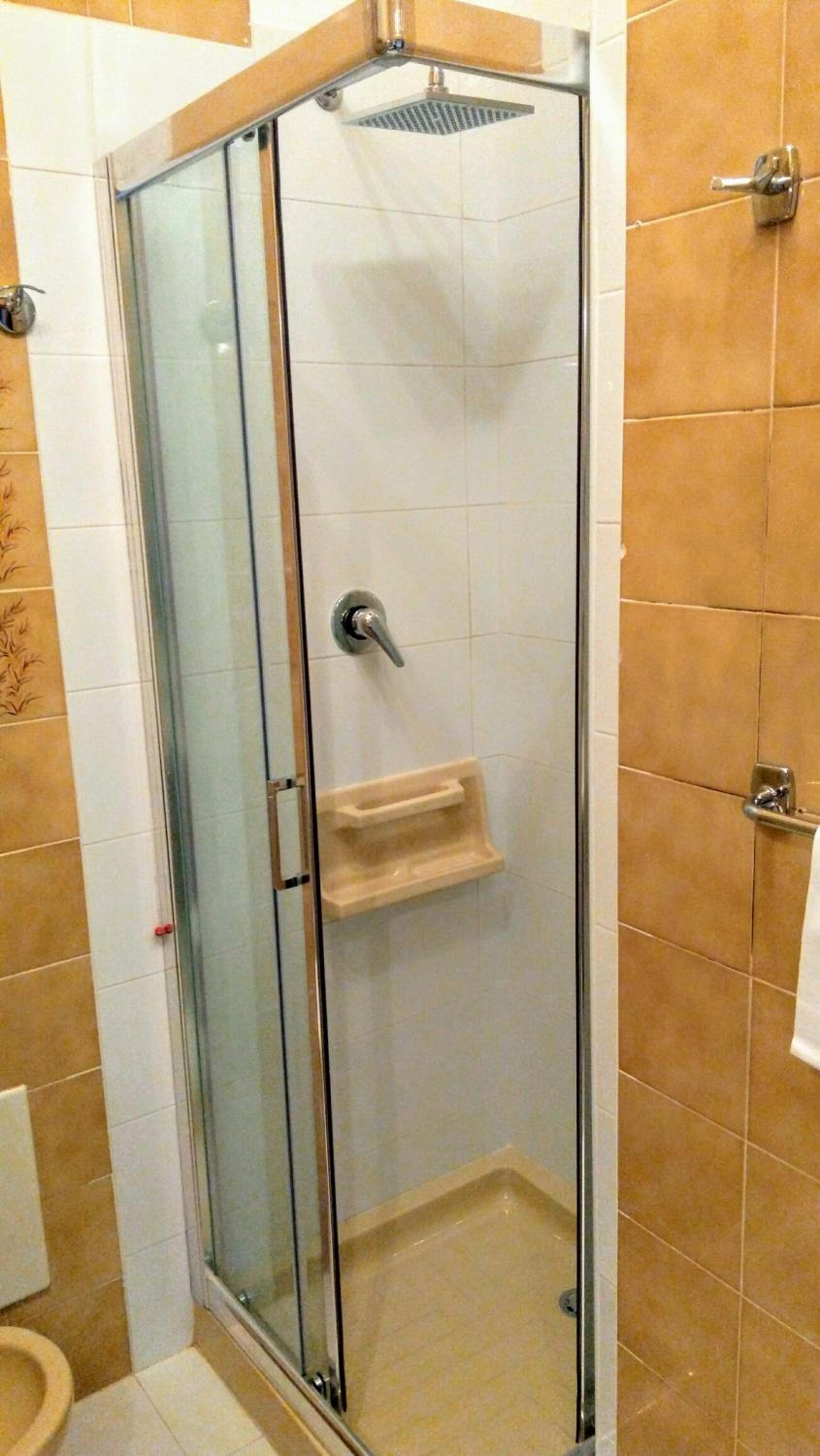 Double Room with Balcony - Photo 3