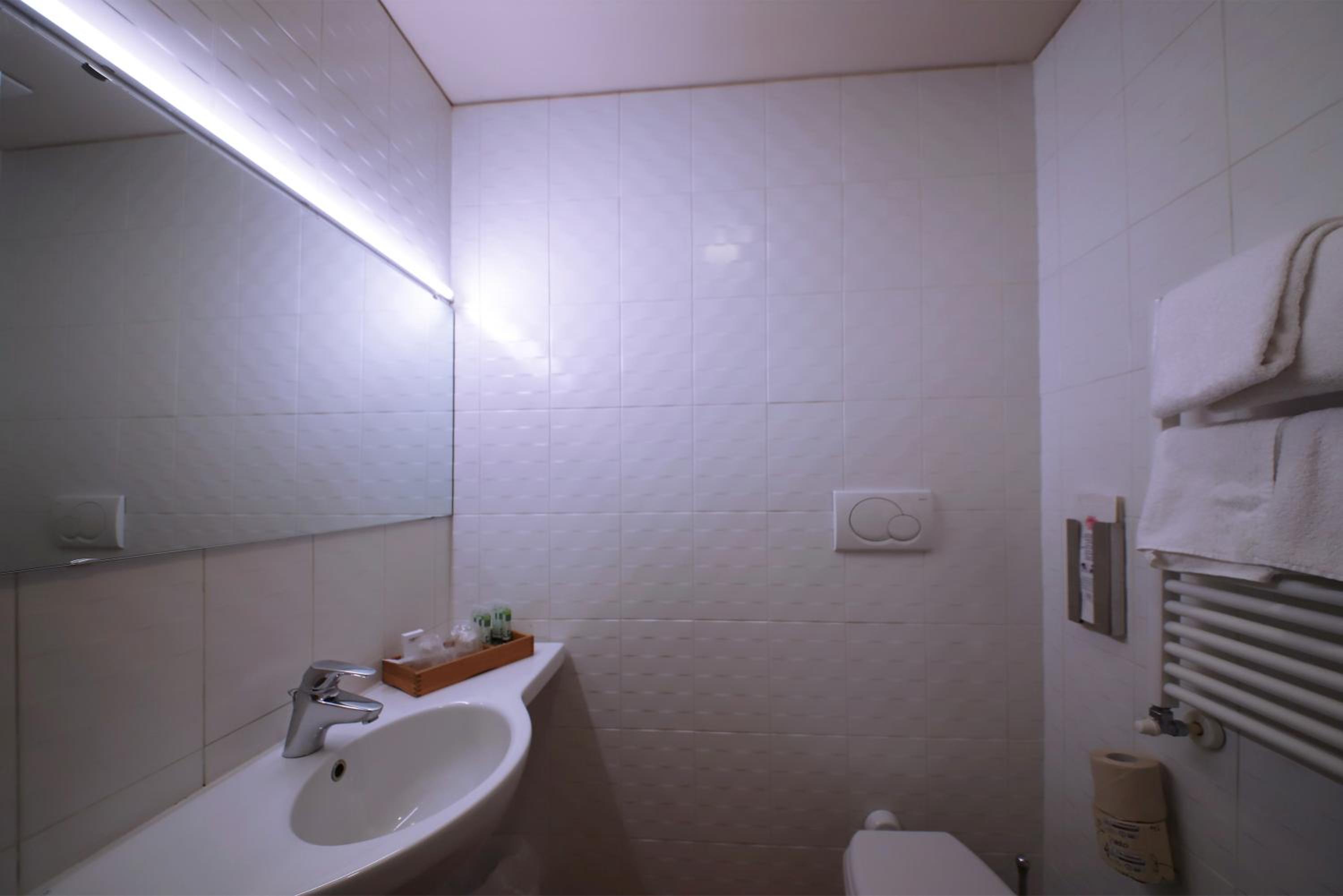 Comfort Twin Room - Photo 2