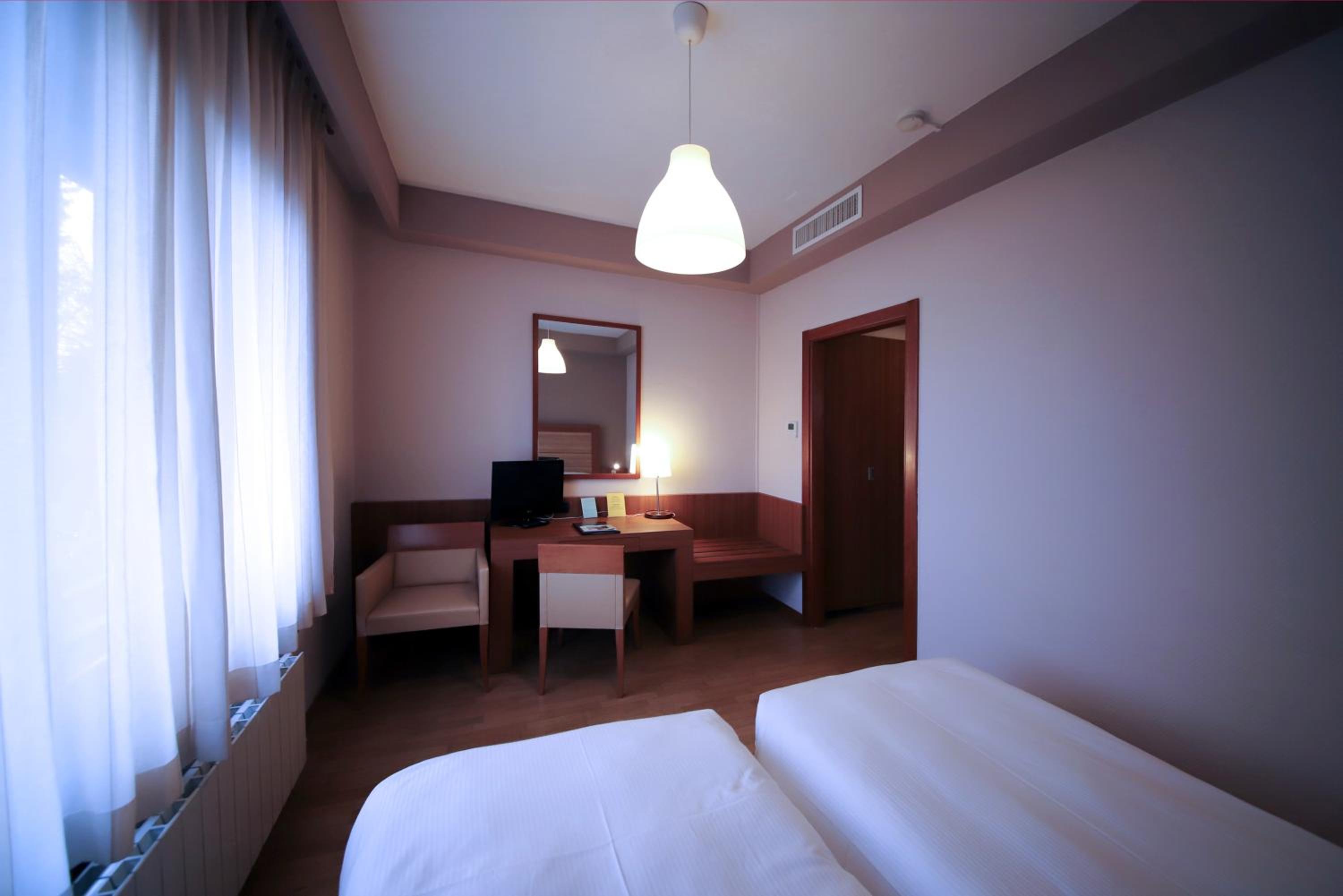Comfort Twin Room - Photo 4