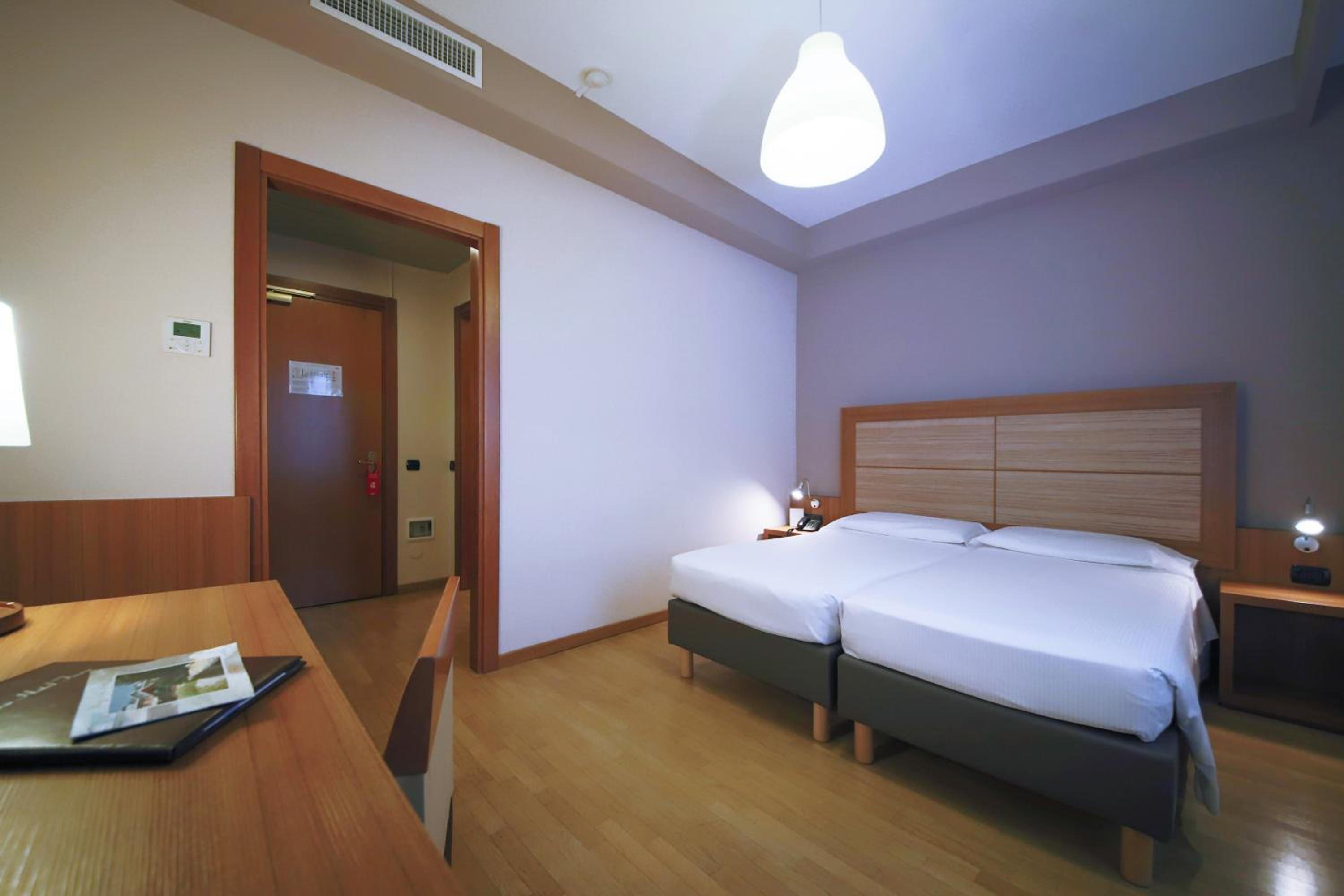 Comfort Twin Room - Photo 5