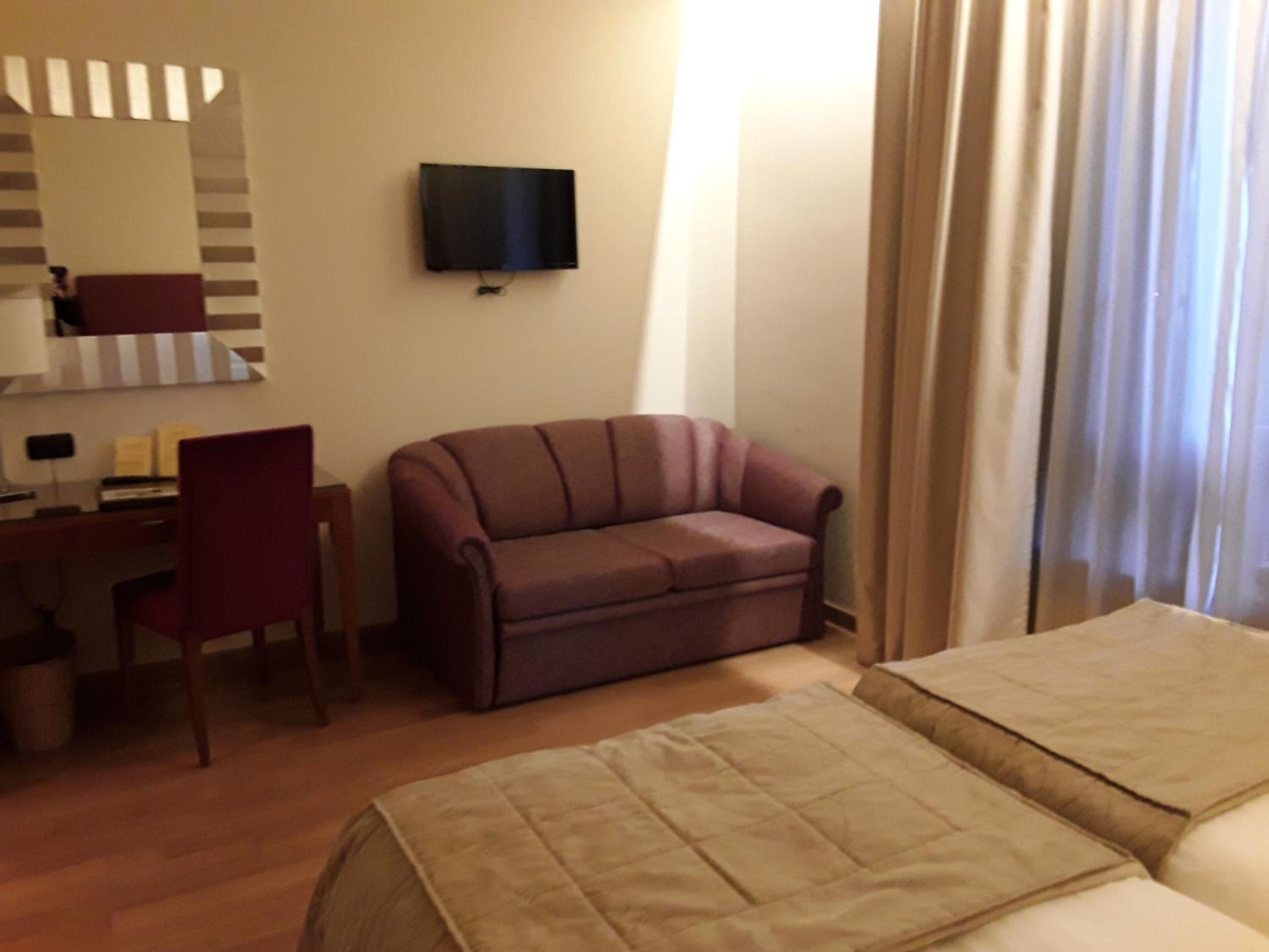 Superior Twin Room - Photo 4