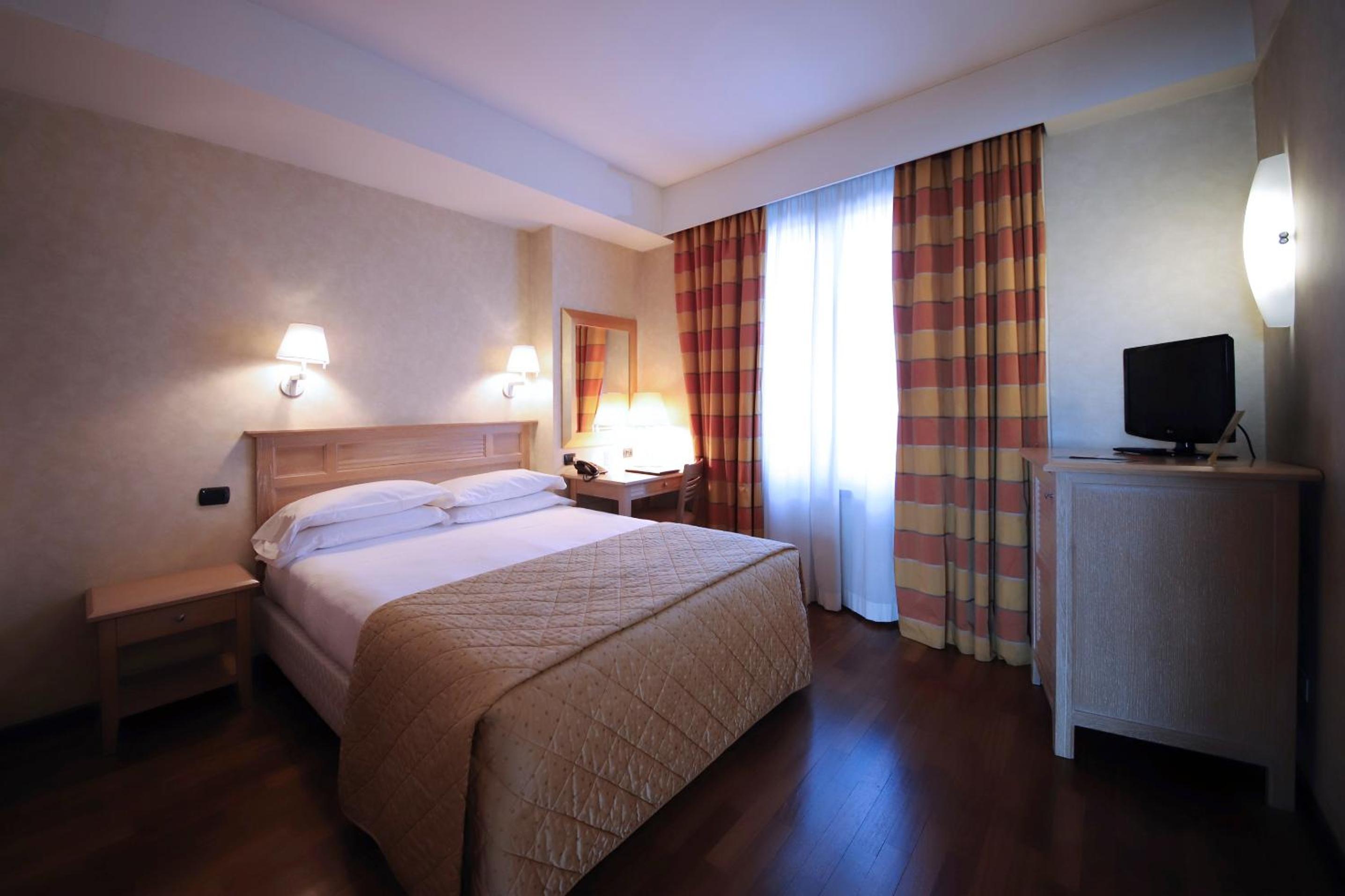 Prestige Double Room - Photo 2