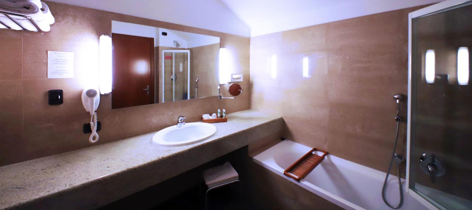 Prestige Twin Room - Photo 7